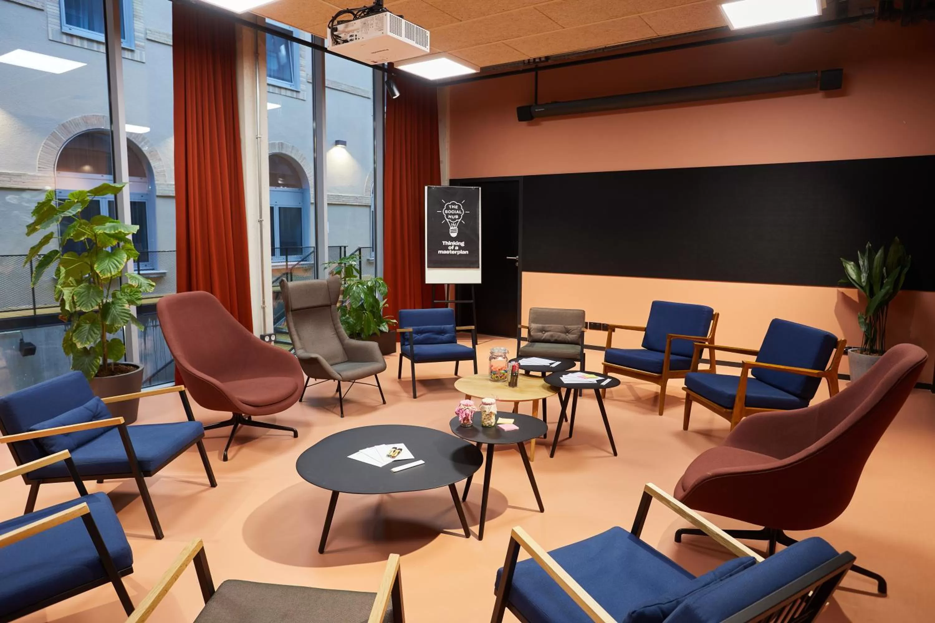 Meeting/conference room in The Social Hub Toulouse