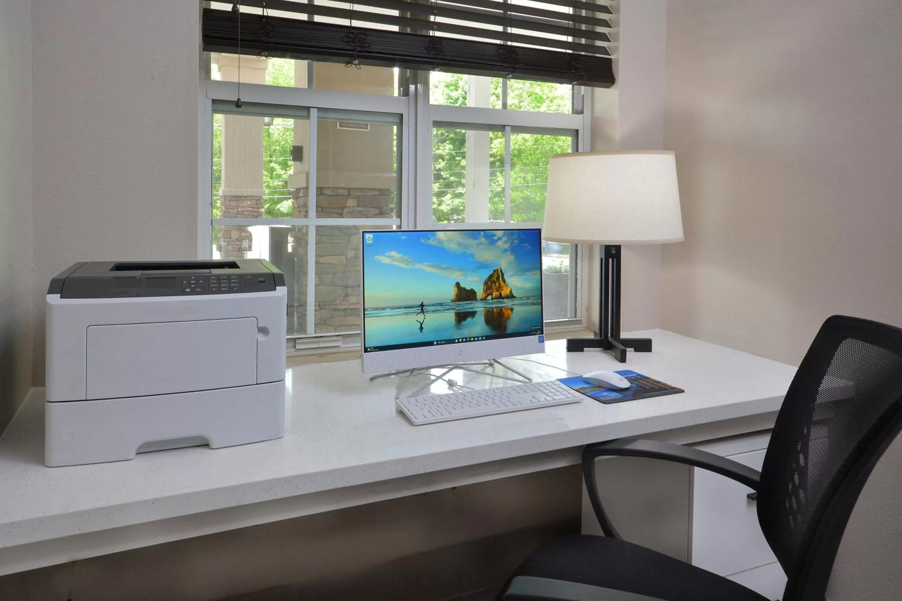 Business facilities in Country Inn & Suites by Radisson, Asheville West near Biltmore