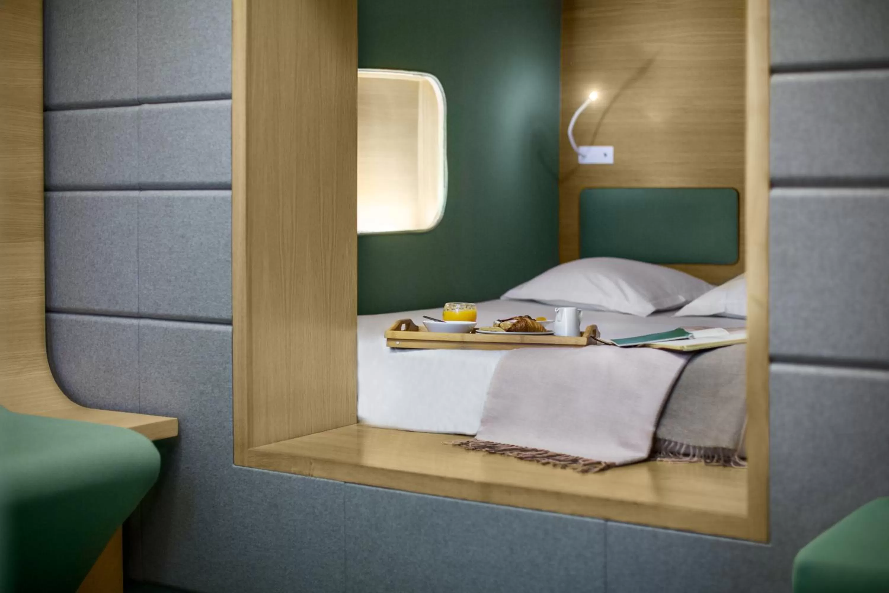 Photo of the whole room, Bed in Hôtel Odyssey