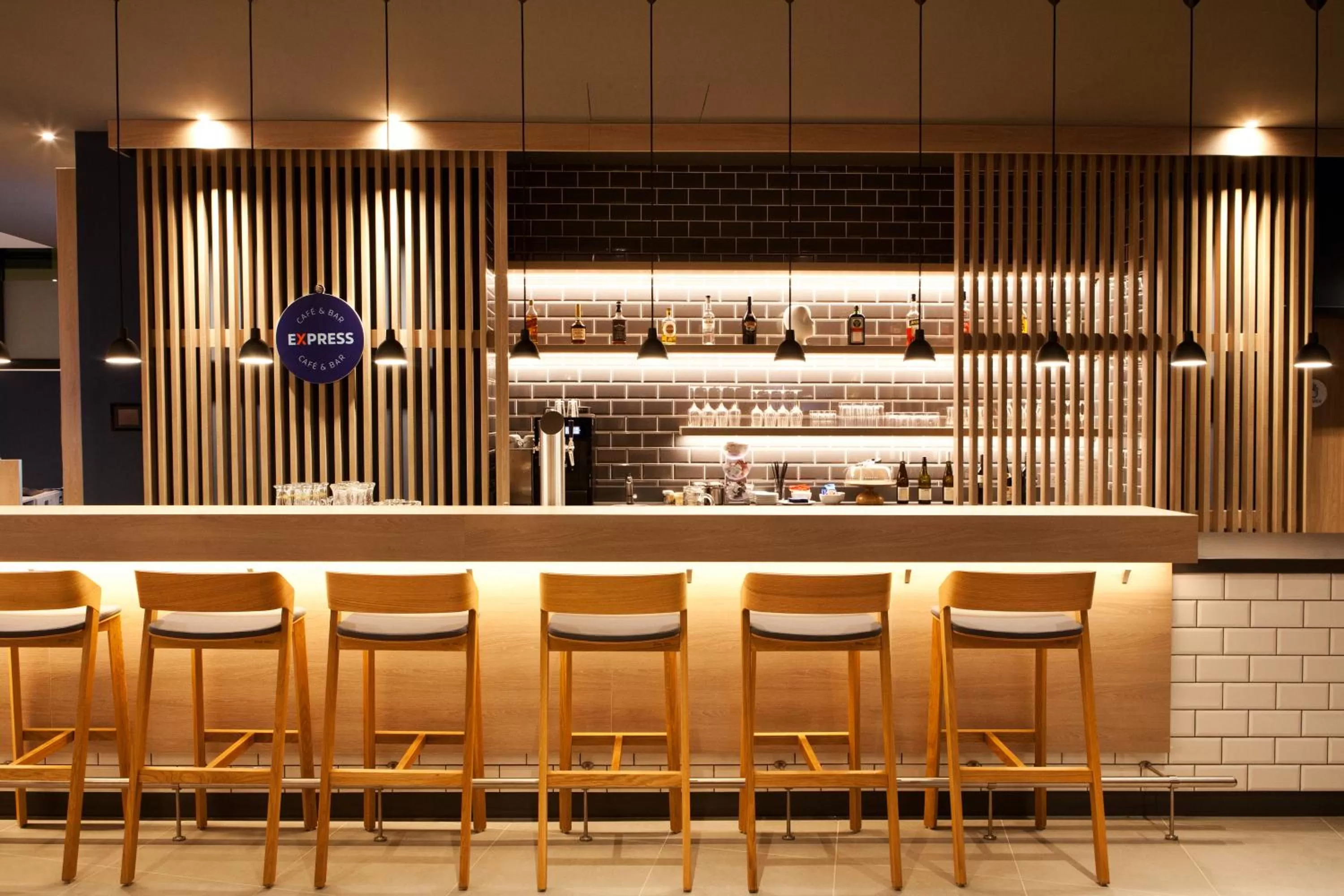 Lounge or bar in Holiday Inn Express - Göppingen by IHG