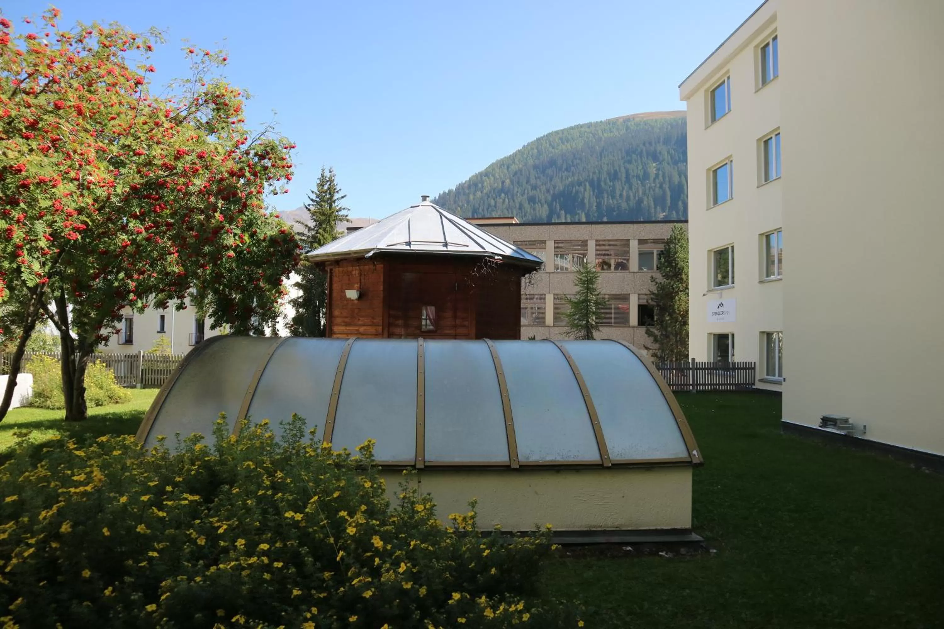 Property building in Spenglers Inn