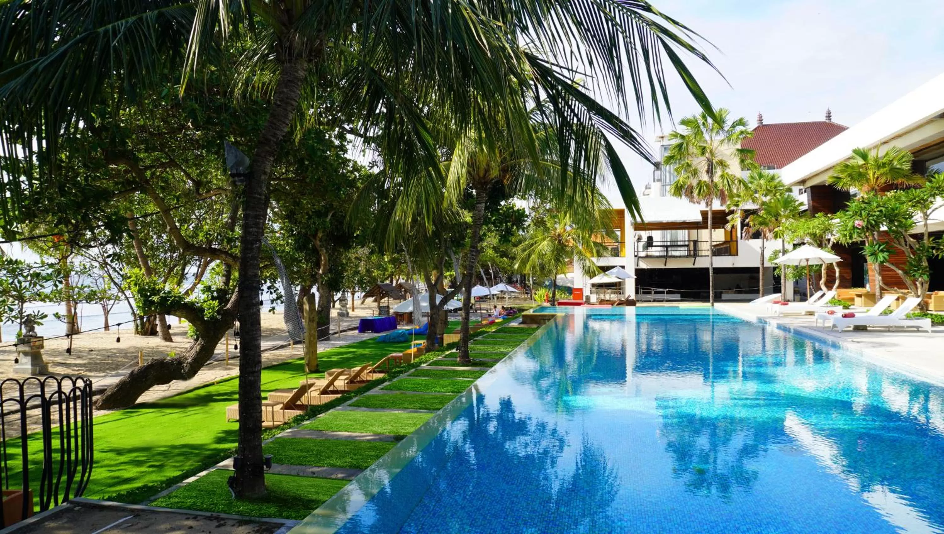 Swimming pool in Truntum Kuta Bali