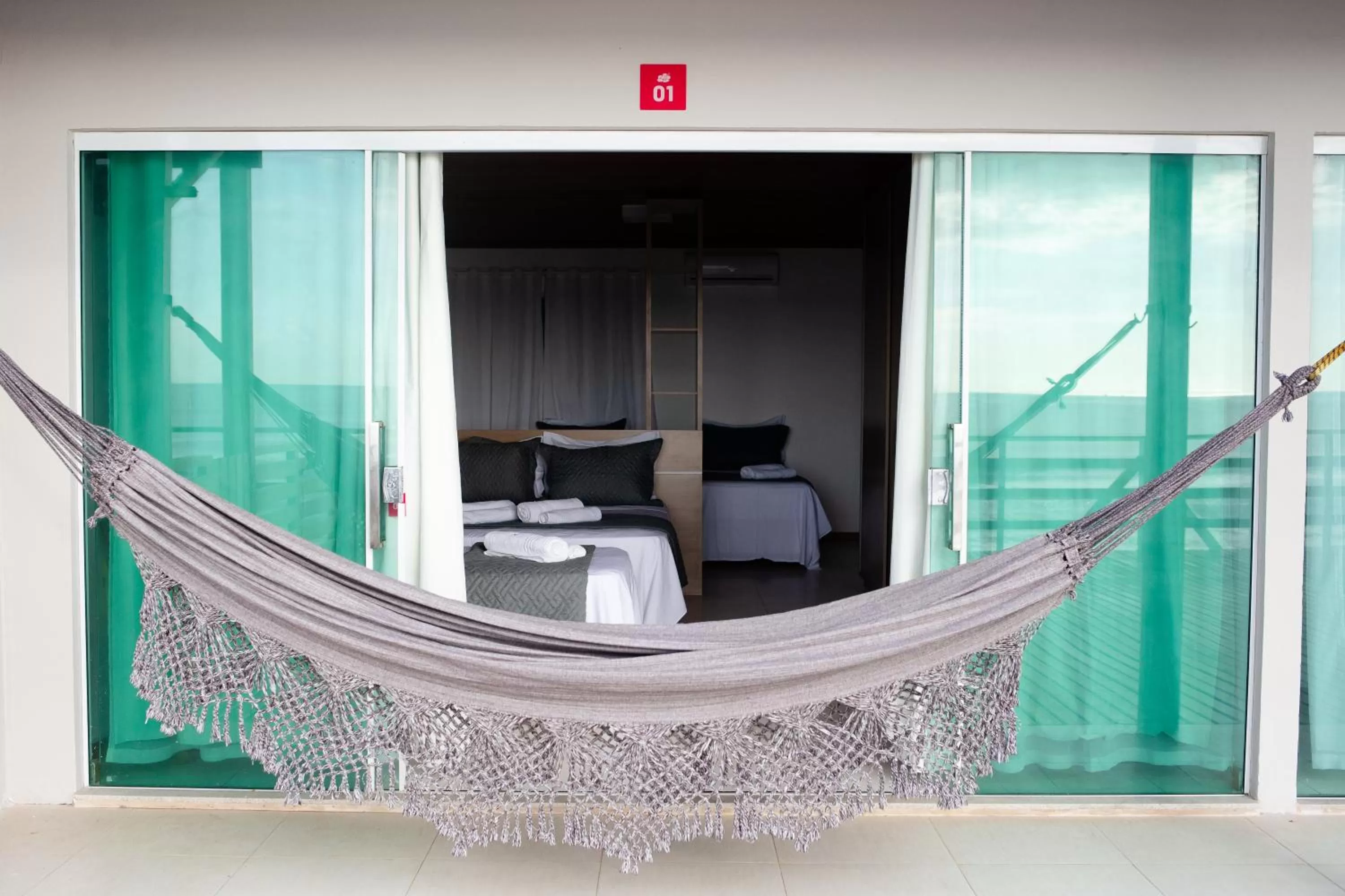 Family Room with Sea View in Hibisco Guest House