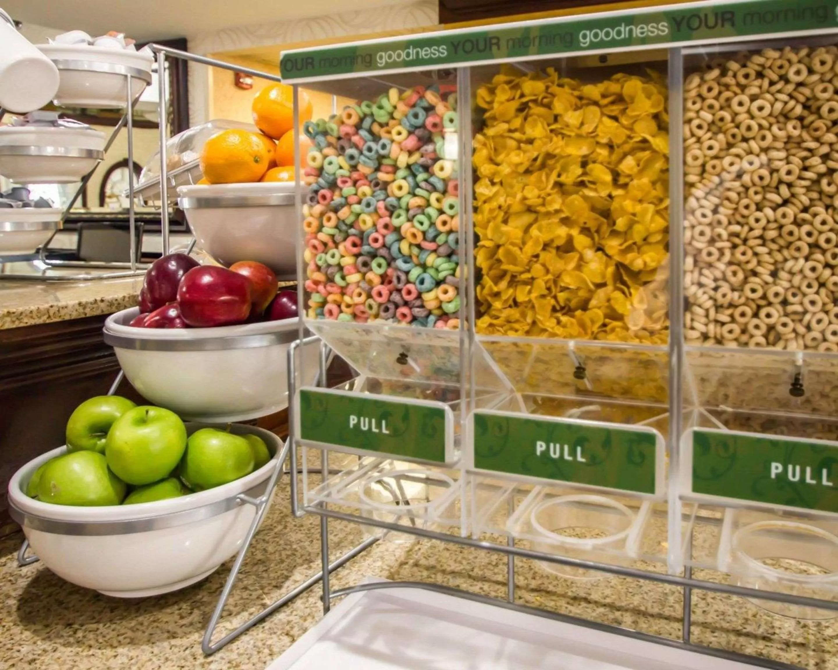 Restaurant/places to eat in Quality Suites NYC Gateway