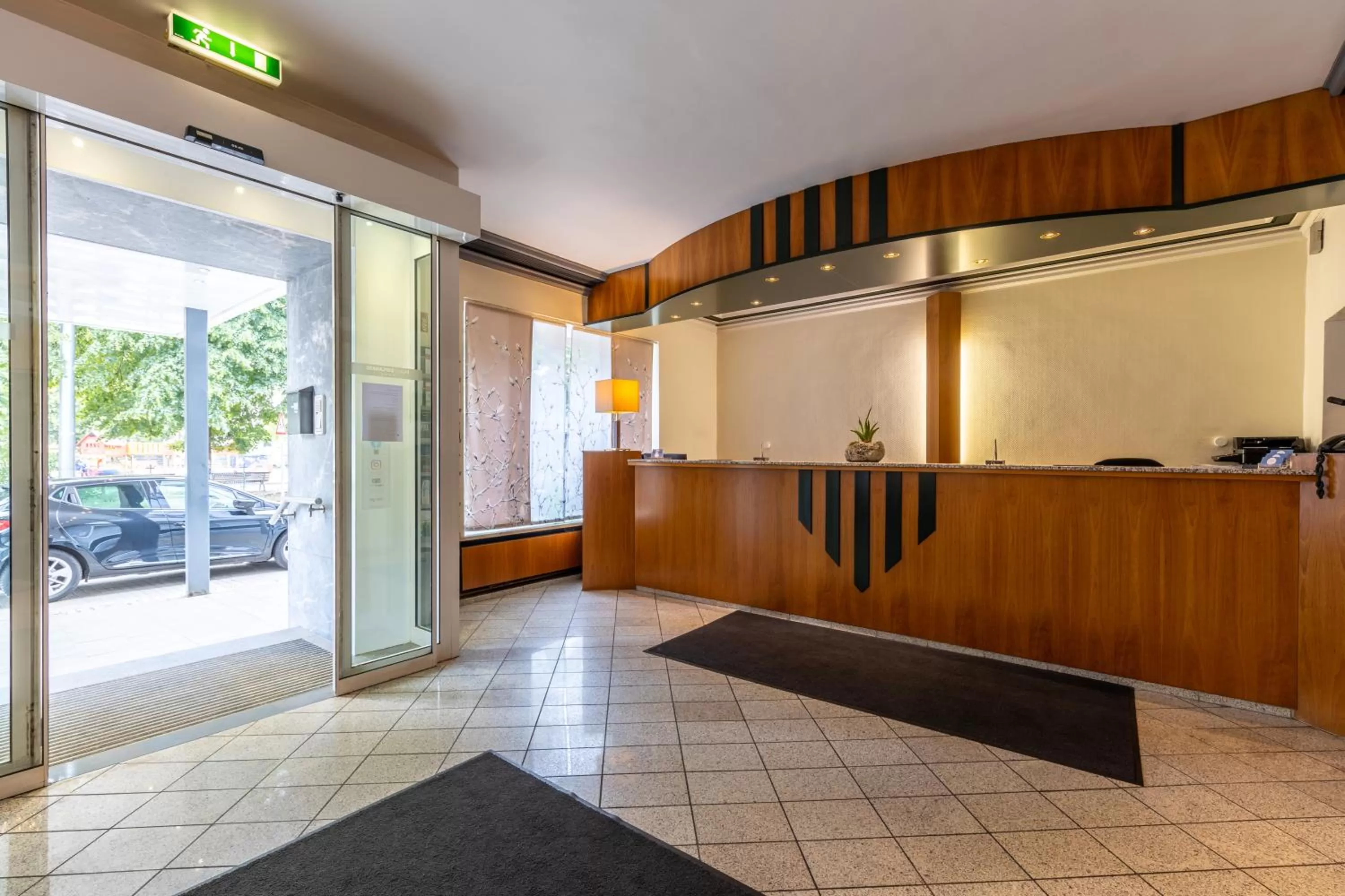 Lobby or reception in Trip Inn Hotel Esplanade, Düsseldorf