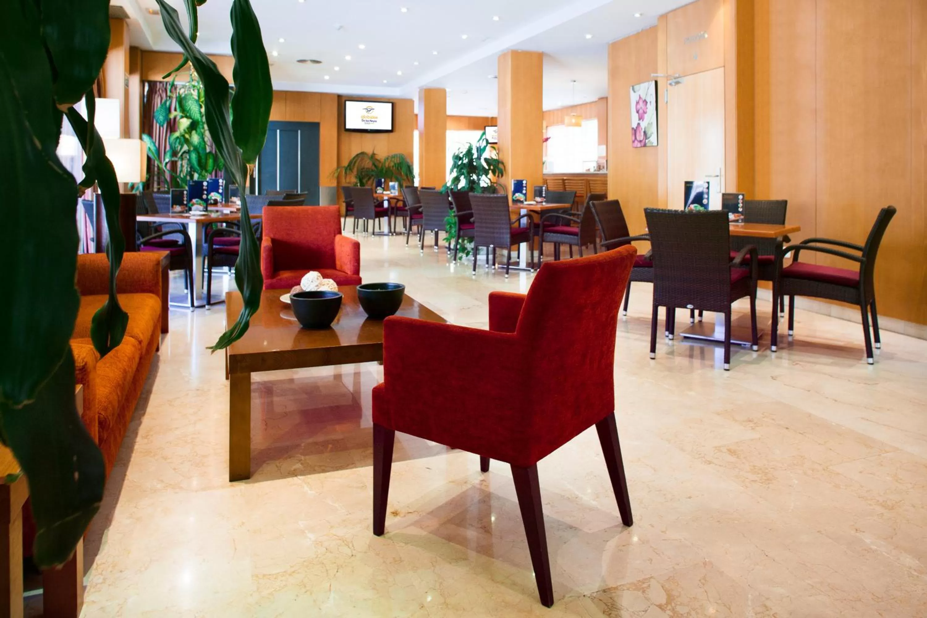 Communal lounge/ TV room in Globales de los Reyes