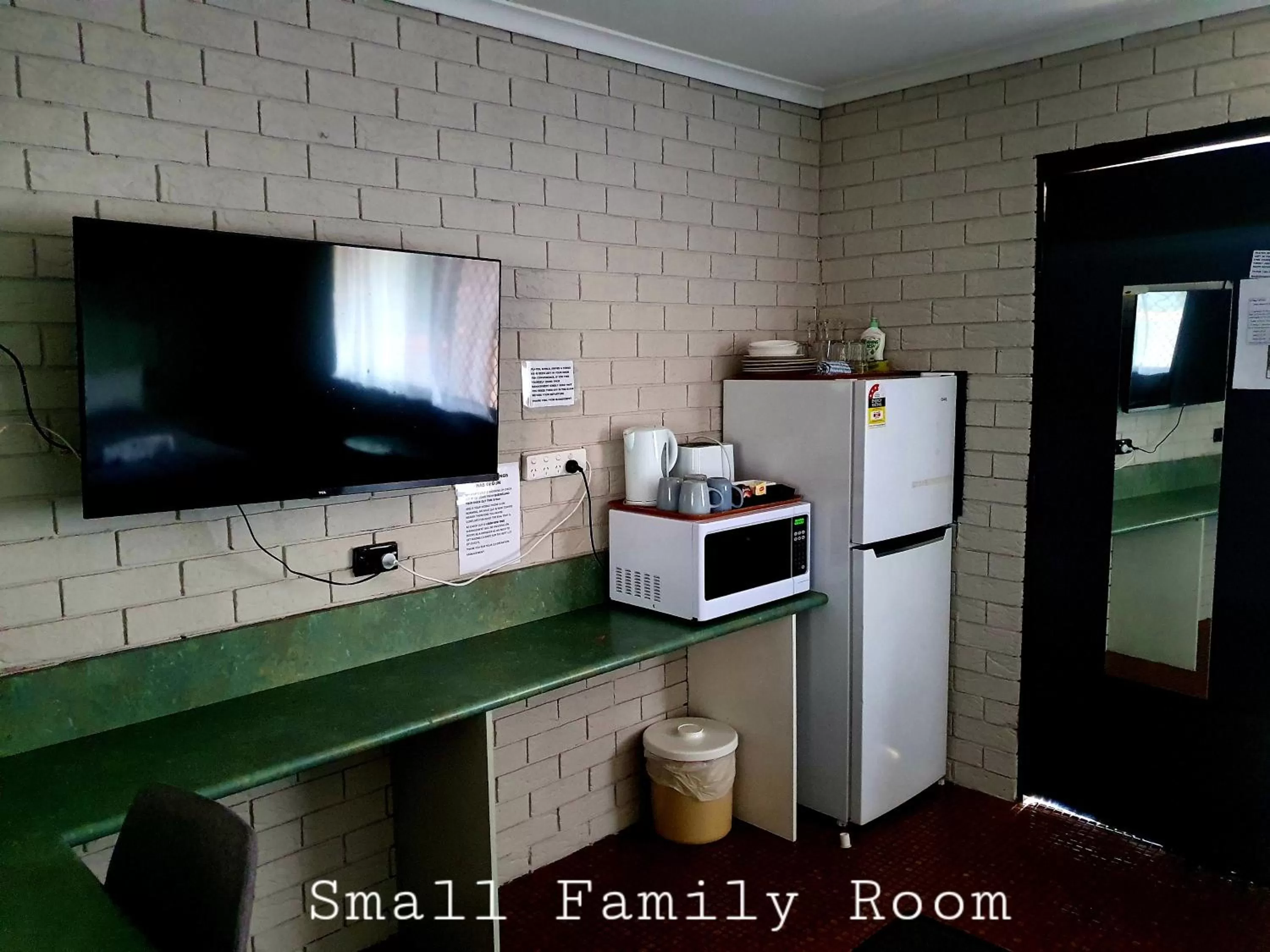 Bedroom in City Lights Motel