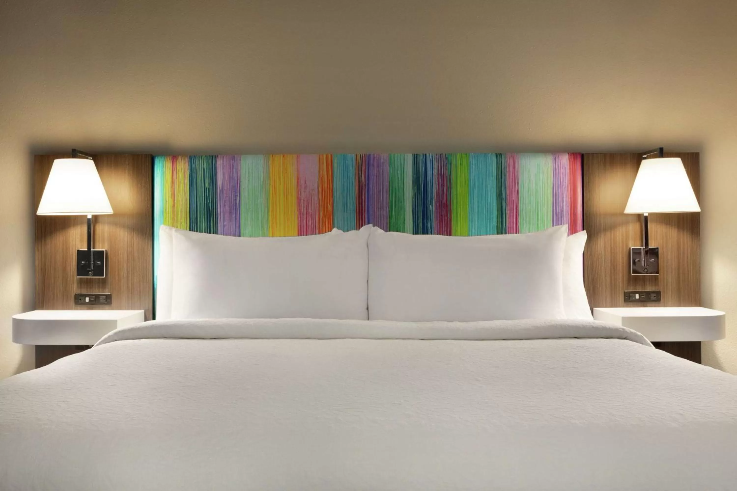 Bed in Hampton Inn - Houston/Brookhollow