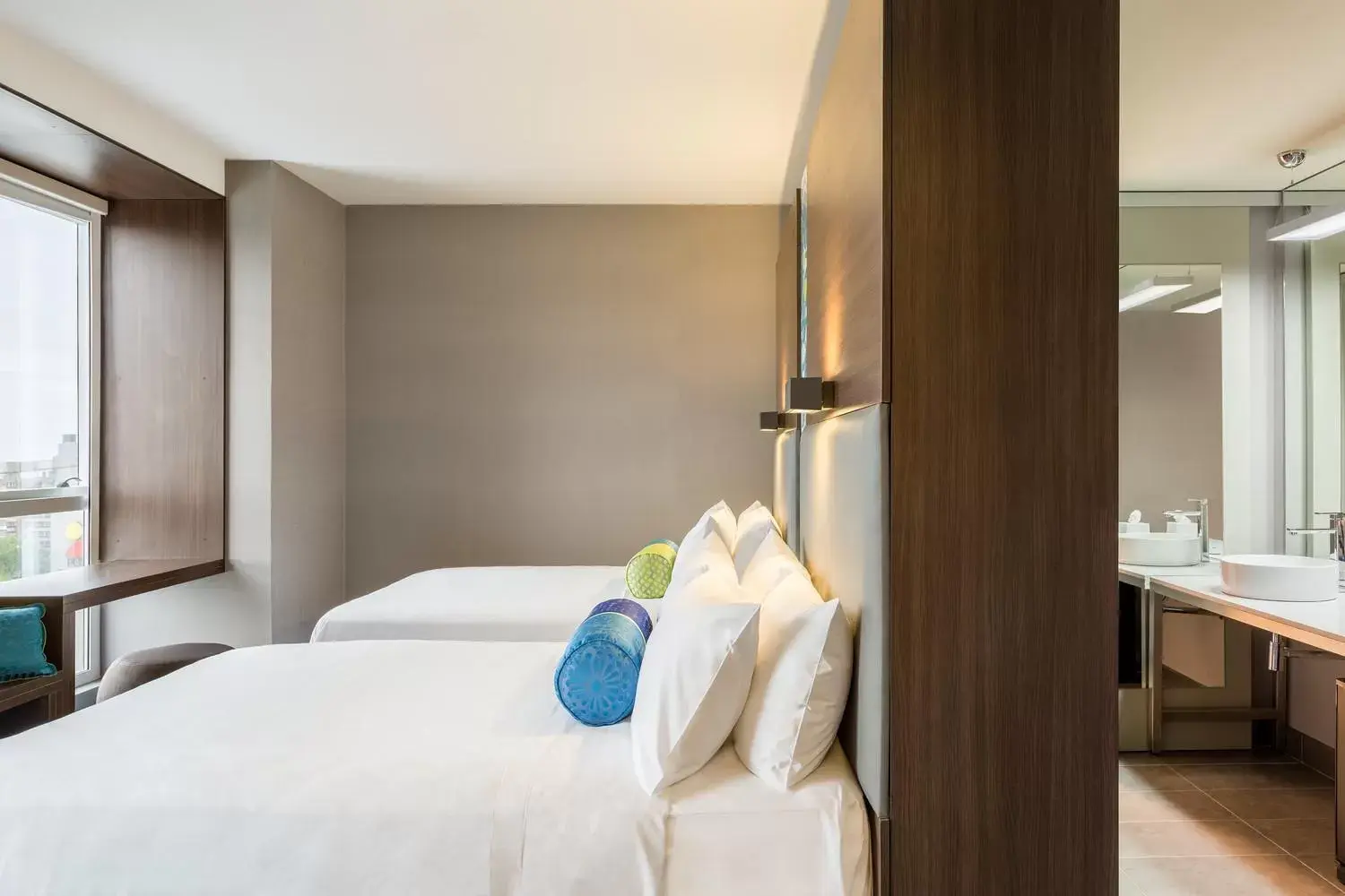 ALOFT, Guest room, 2 Queen, City view in Aloft Montevideo Hotel - Marriott International ALOFT, Guest room, 2 Queen, City view in Aloft Montevideo Hotel - Marriott International