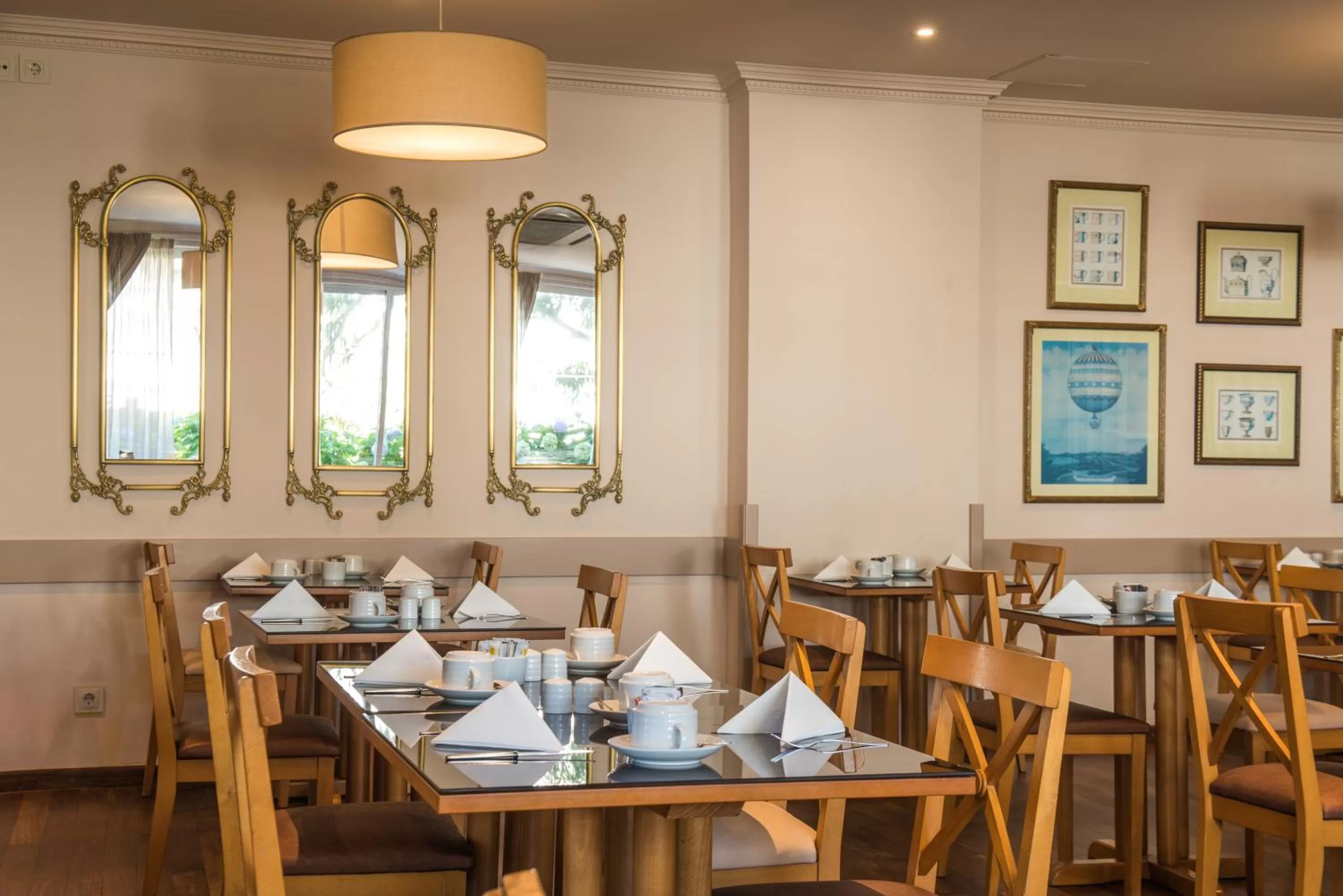 Restaurant/places to eat in Vila Galé Estoril