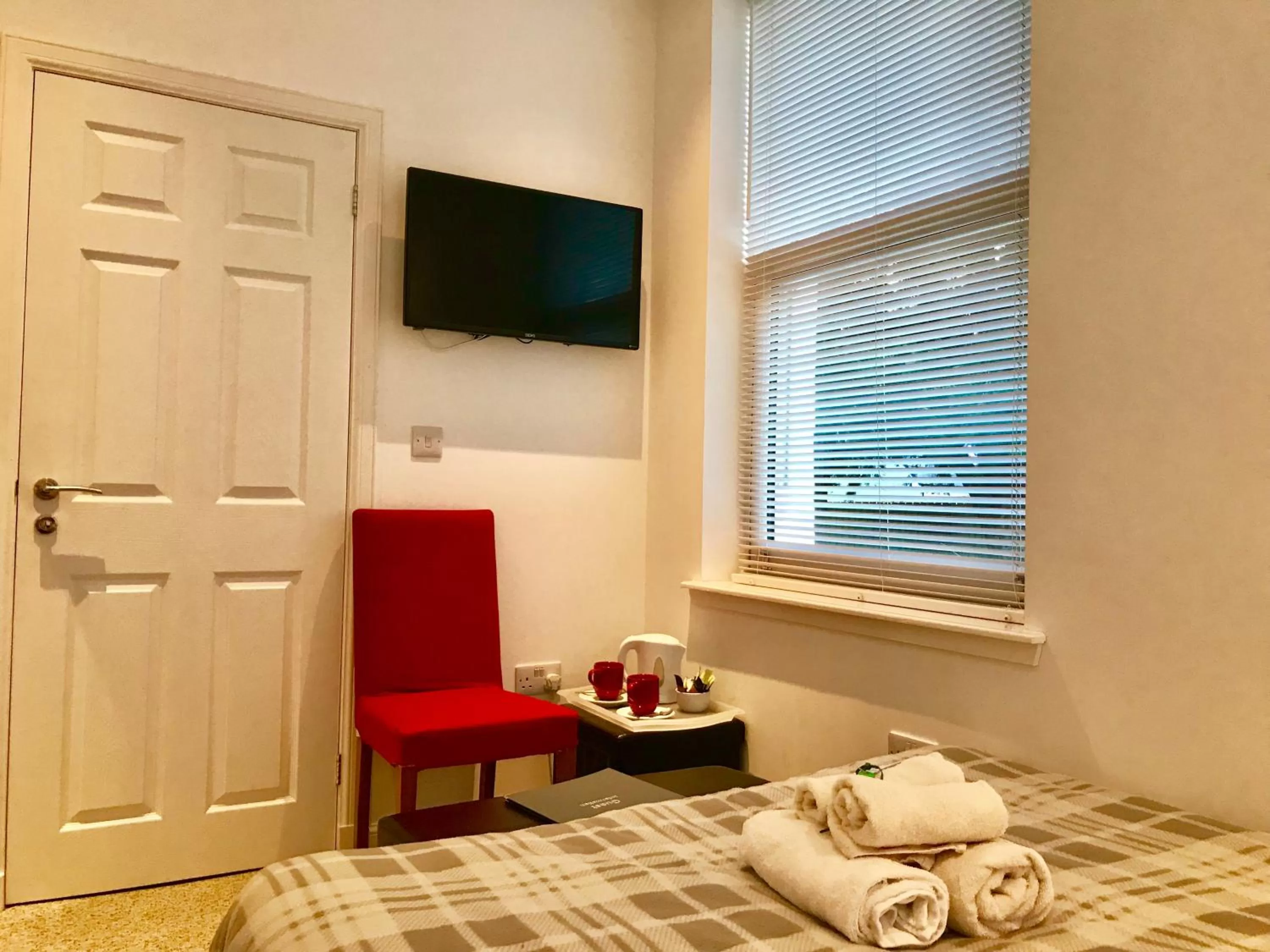 Bedroom, Bed in Drumdevan Country House, Inverness
