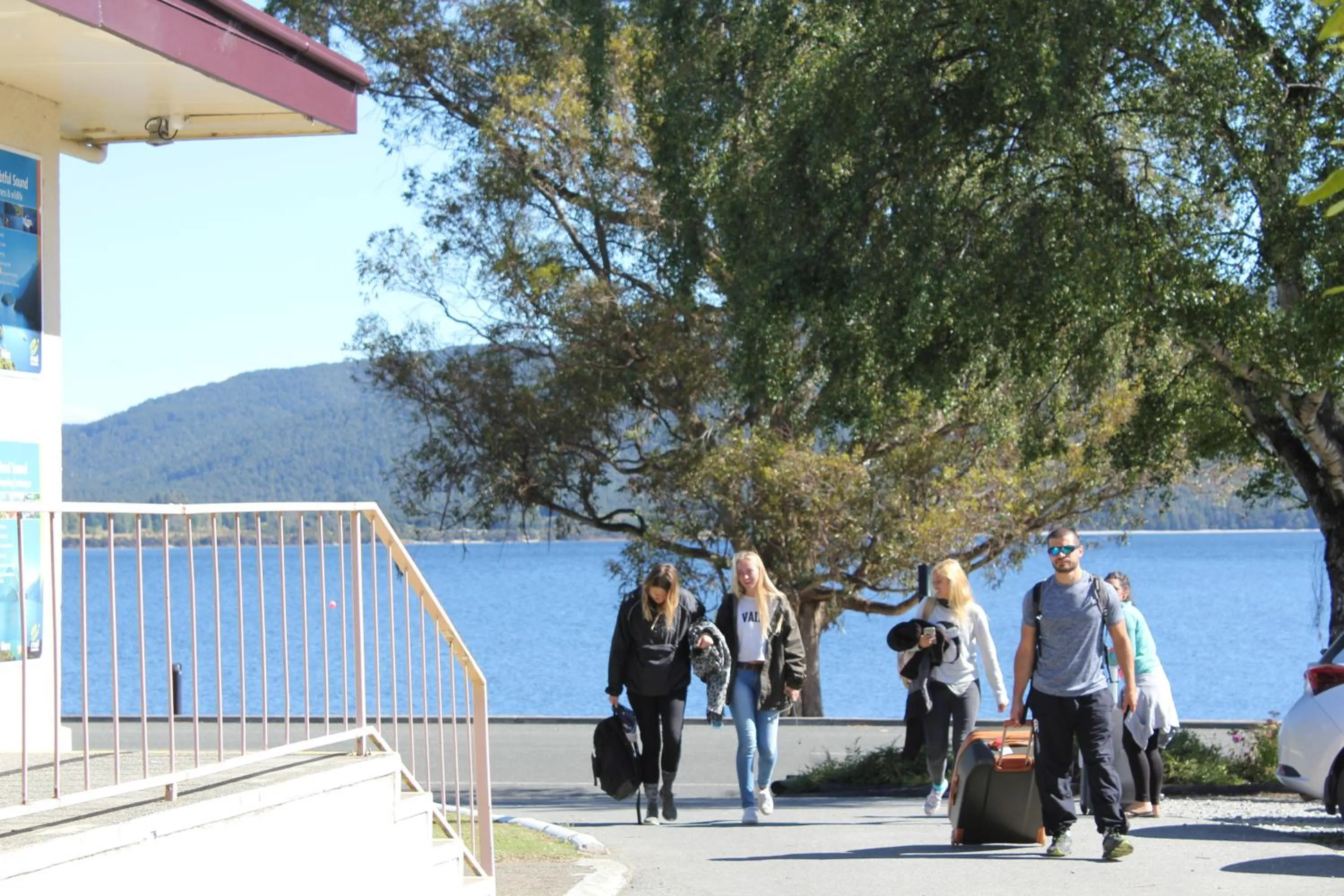 group of guests in Te Anau Lakefront Backpackers
