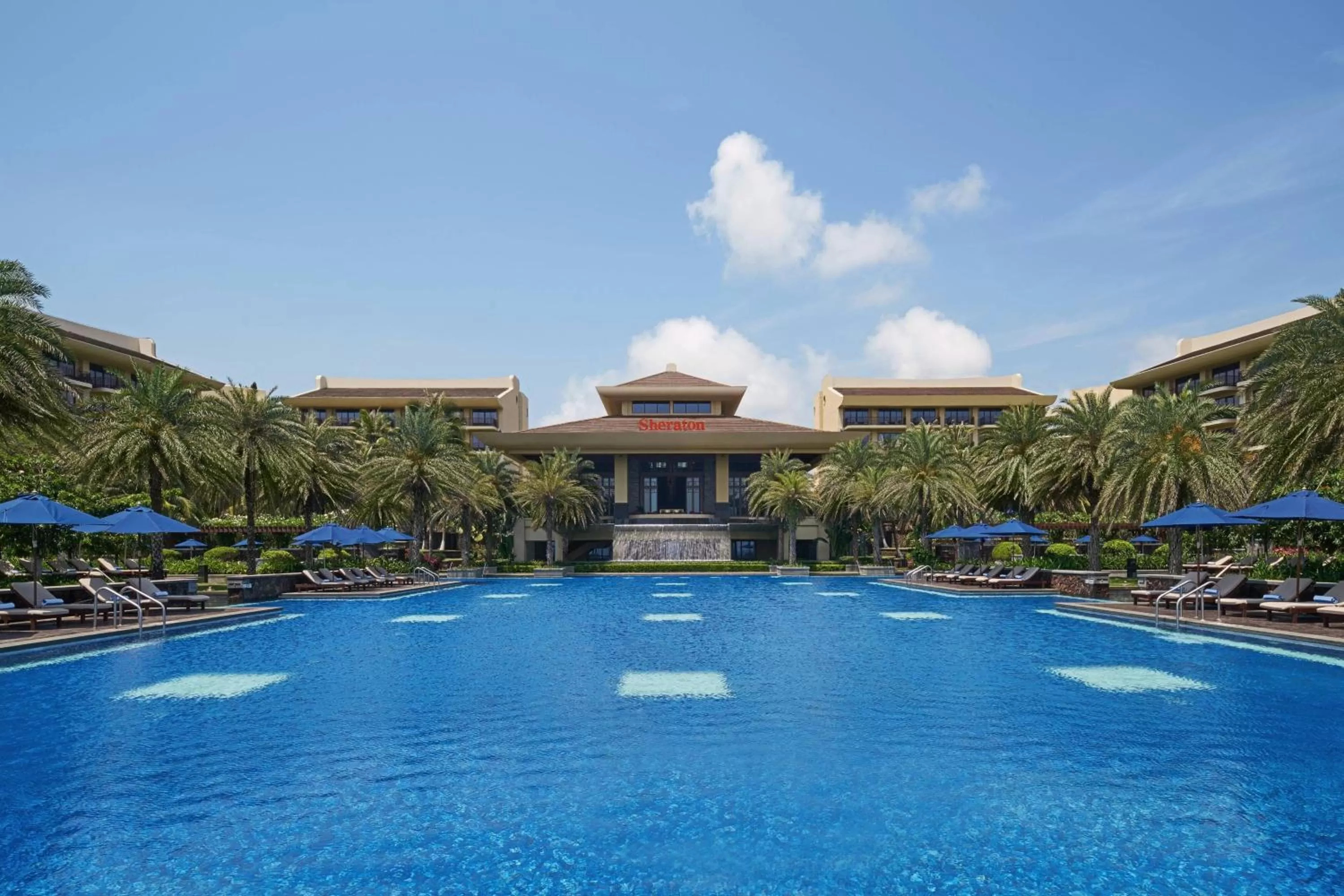 Property building in Sheraton Shenzhou Peninsula Resort