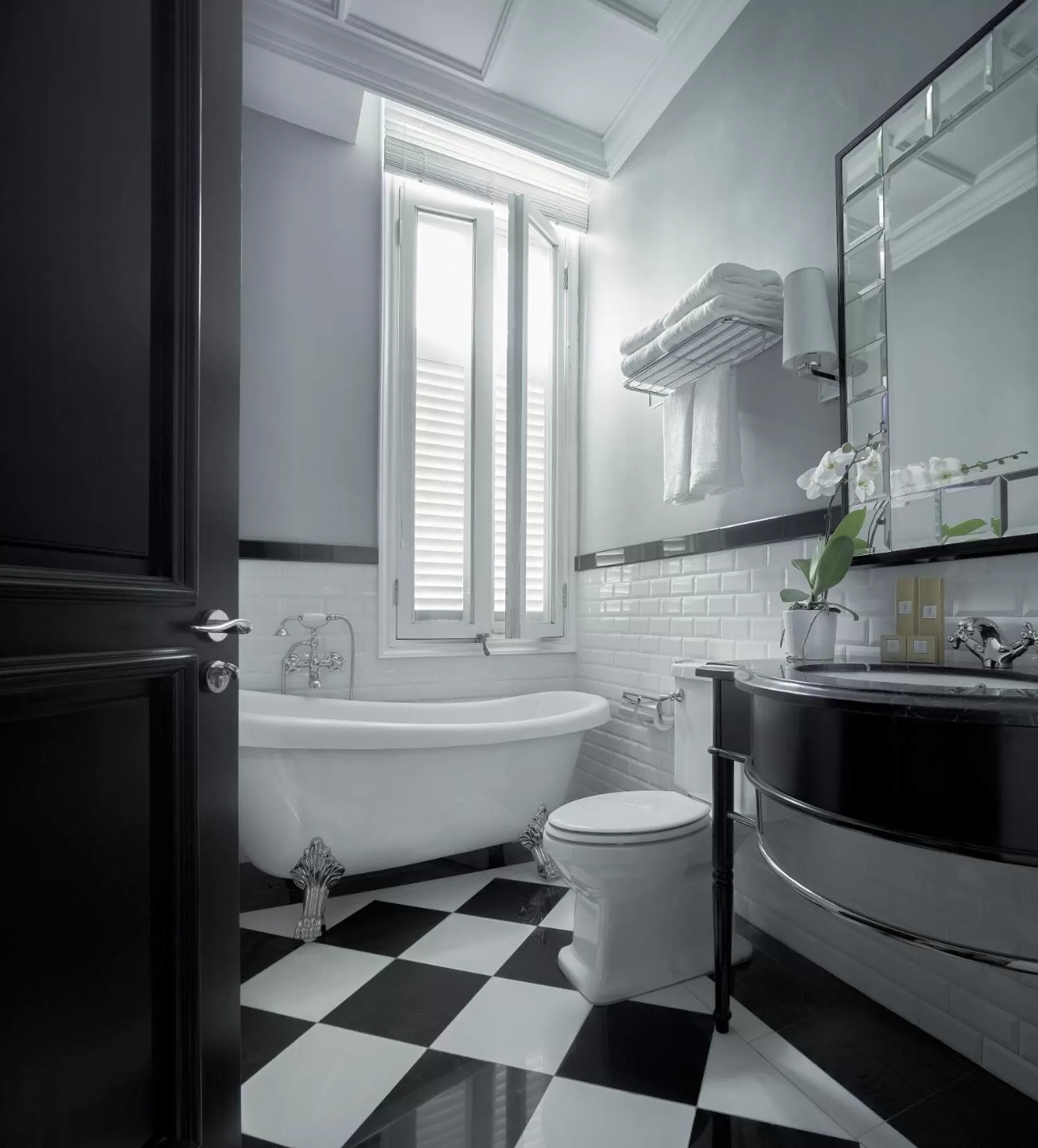 Toilet in The Majestic Hotel Kuala Lumpur, Autograph Collection