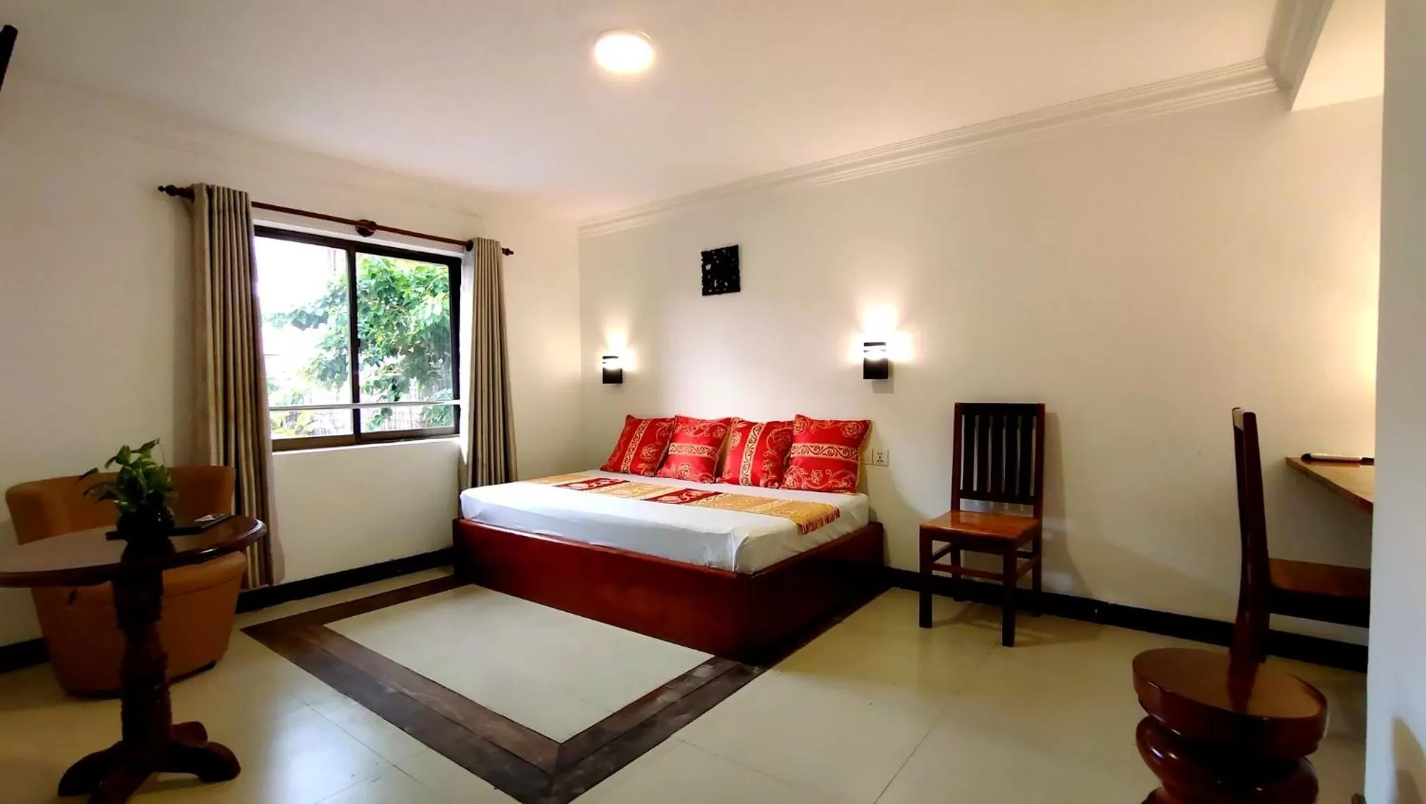 Living room, Bed in La Villa du Bonheur