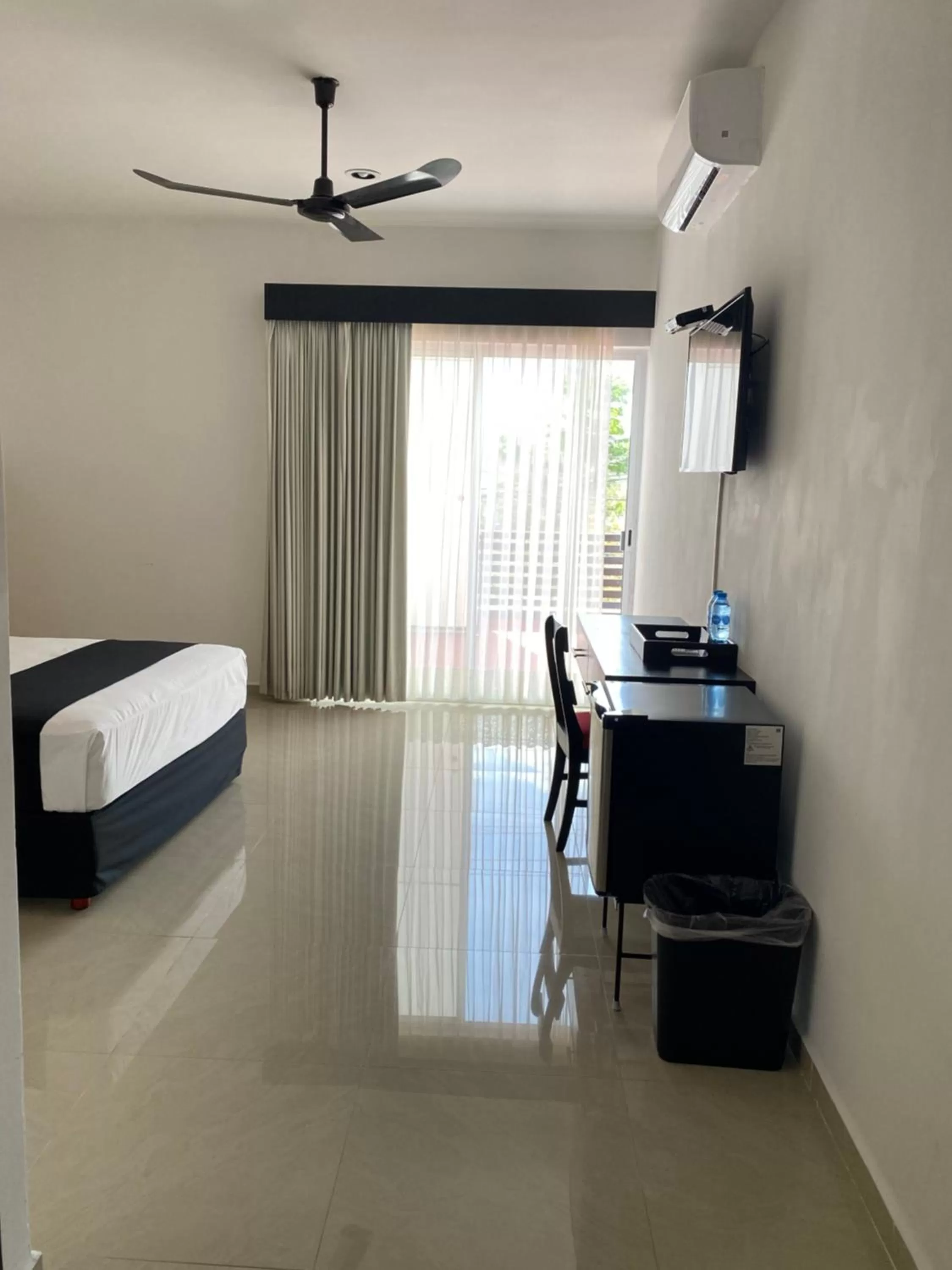 Bedroom, Bed in Hotel Siglo 21 Merida