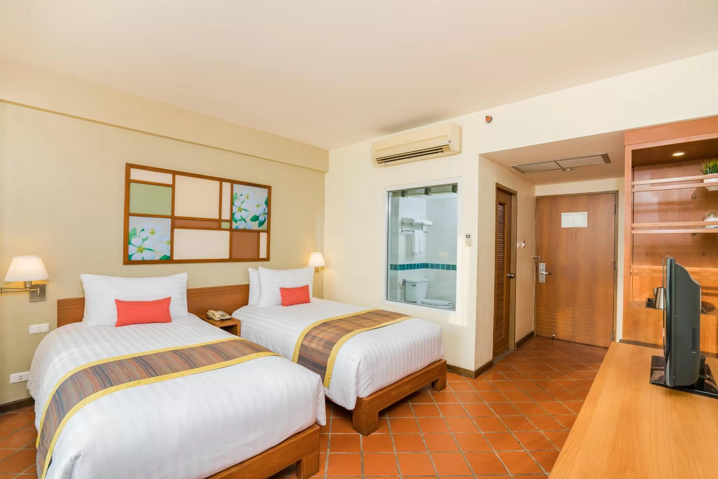 Bed in Cosy Beach Hotel - SHA Extra Plus