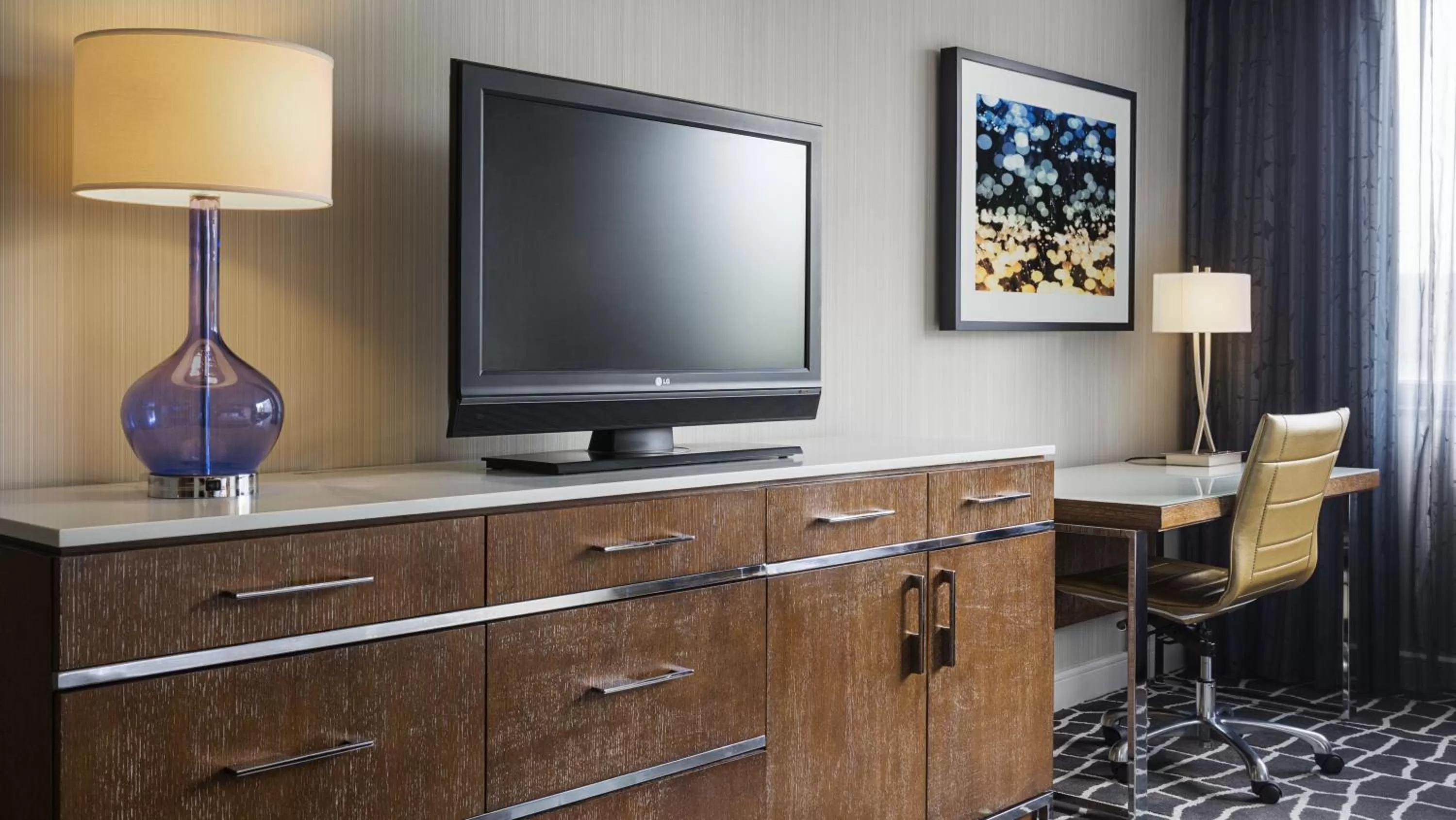 TV and multimedia in Hyatt Regency Princeton