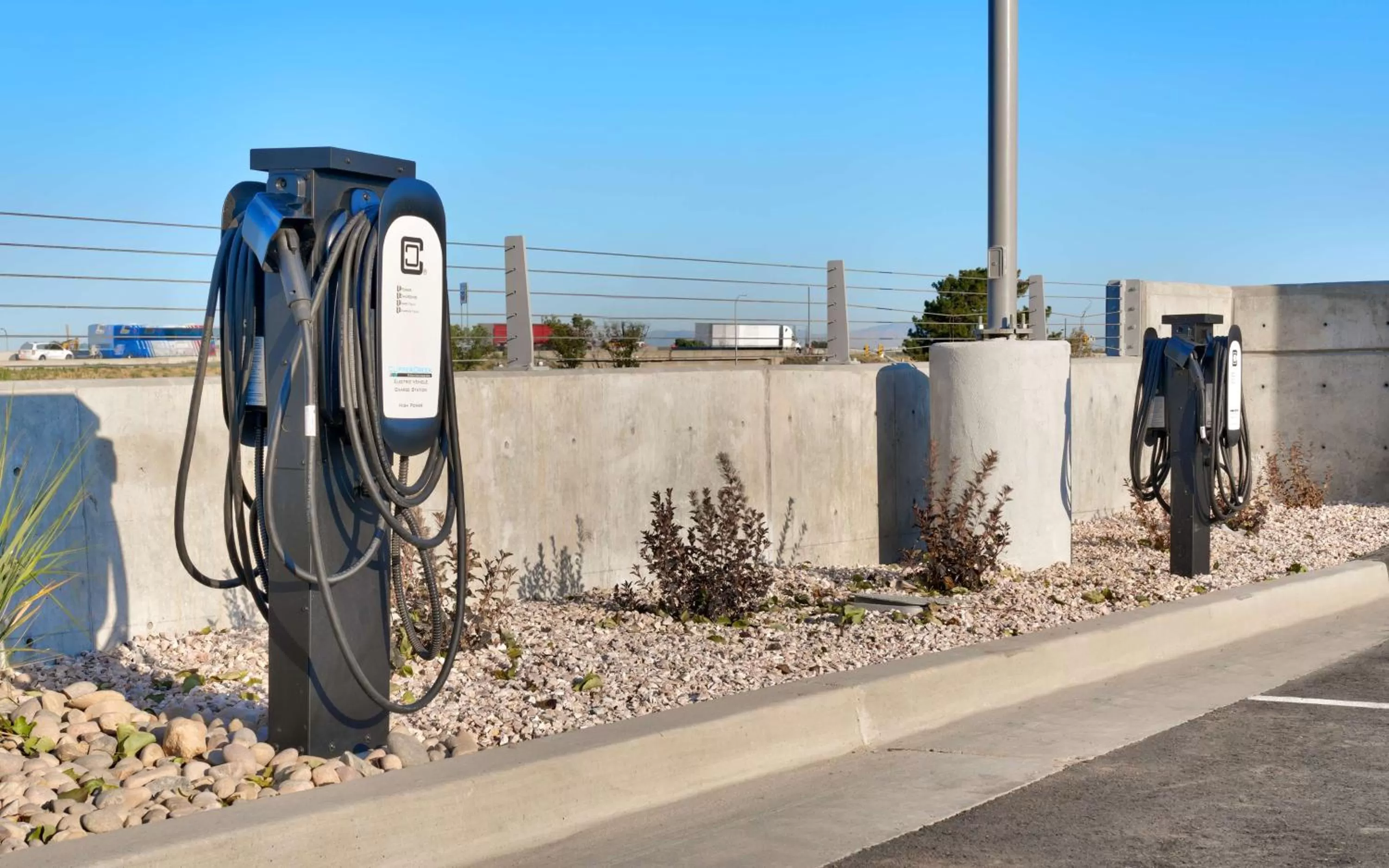 Property building in Tru By Hilton Clearfield Hill Air Force Base, Ut