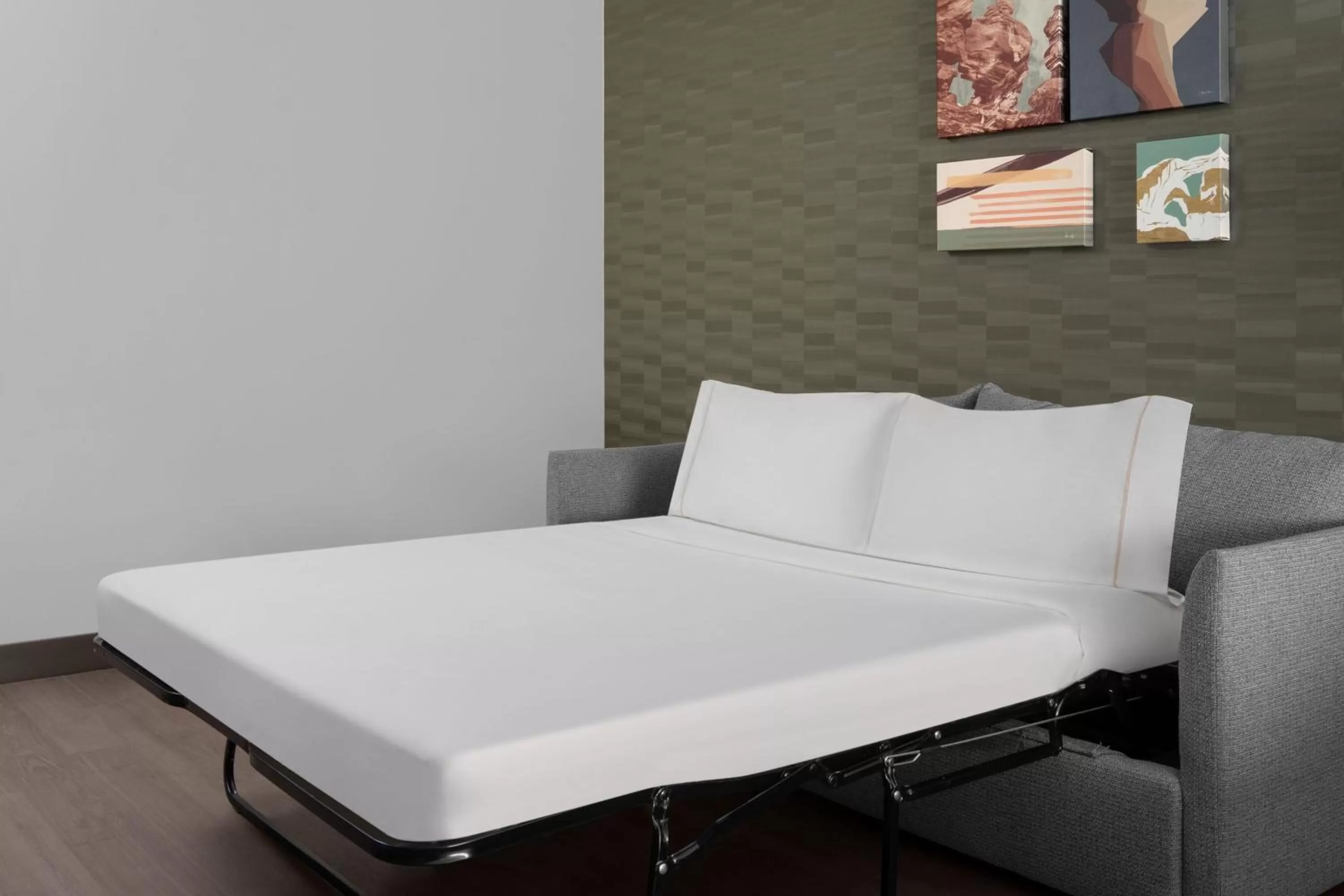 Photo of the whole room, Bed in Element Moab