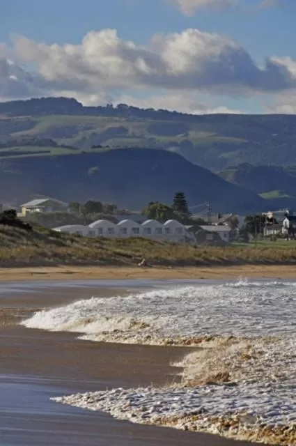 Beach in A Great Ocean View Motel