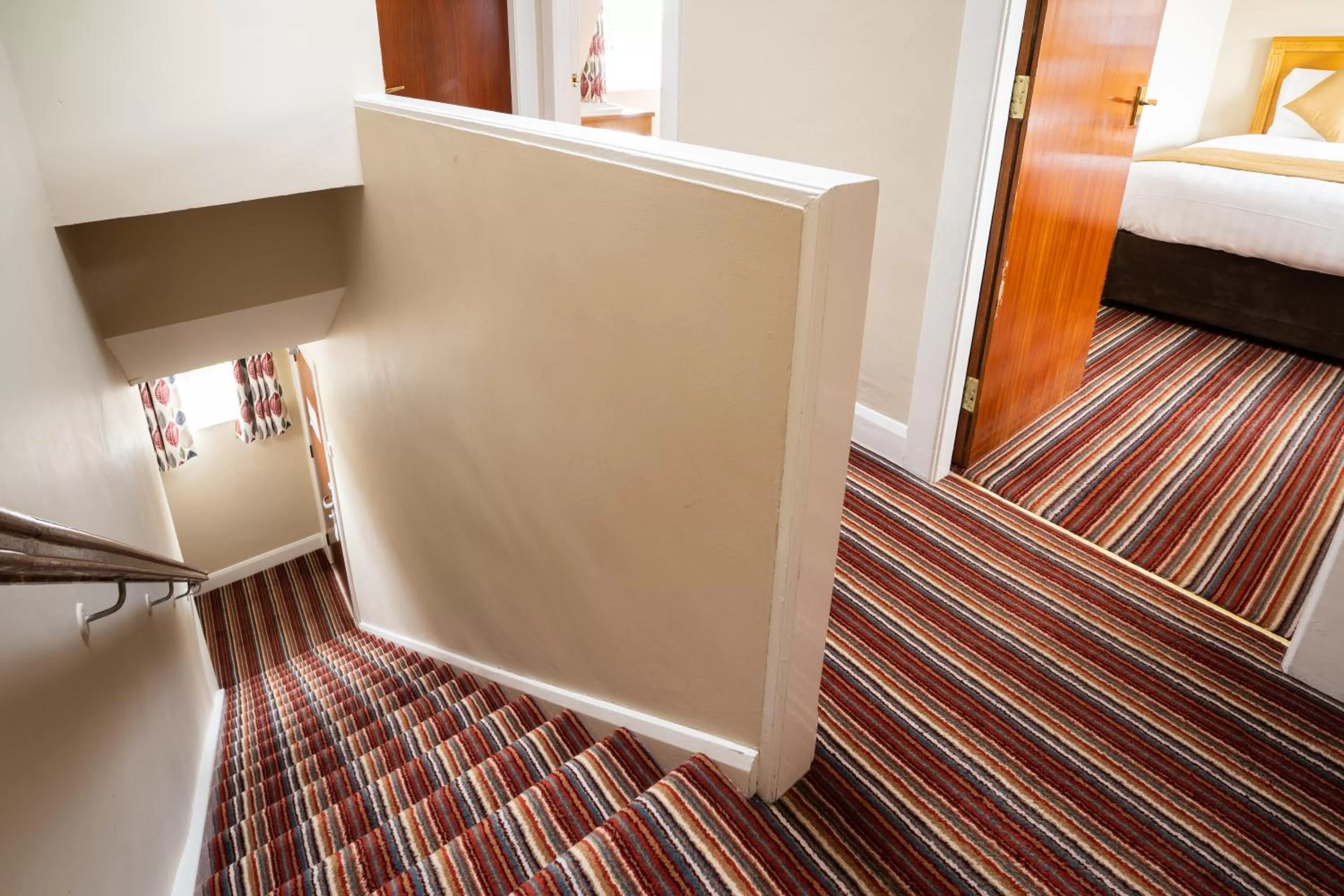 Bedroom, Bed in Belmore Court & Motel