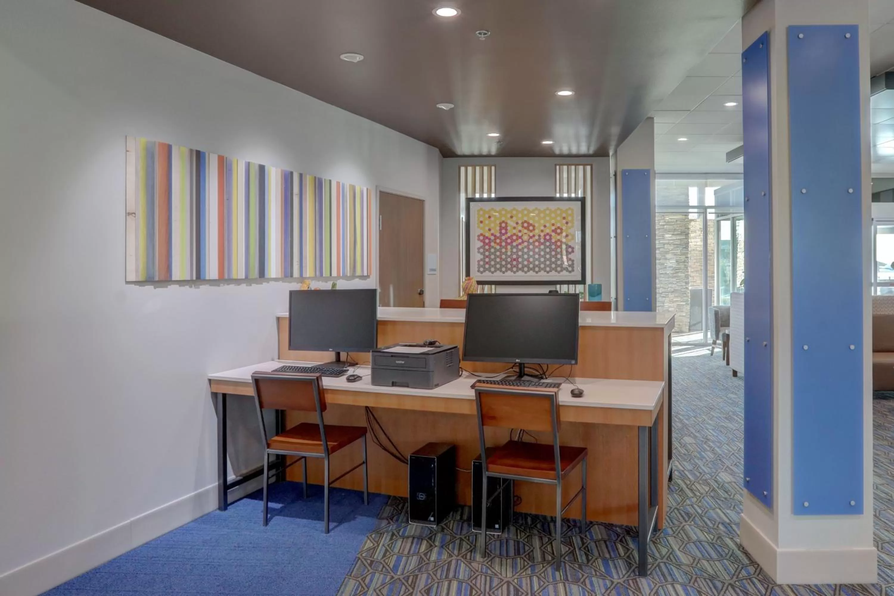 Business facilities in Holiday Inn Express & Suites - Auburn Downtown by IHG