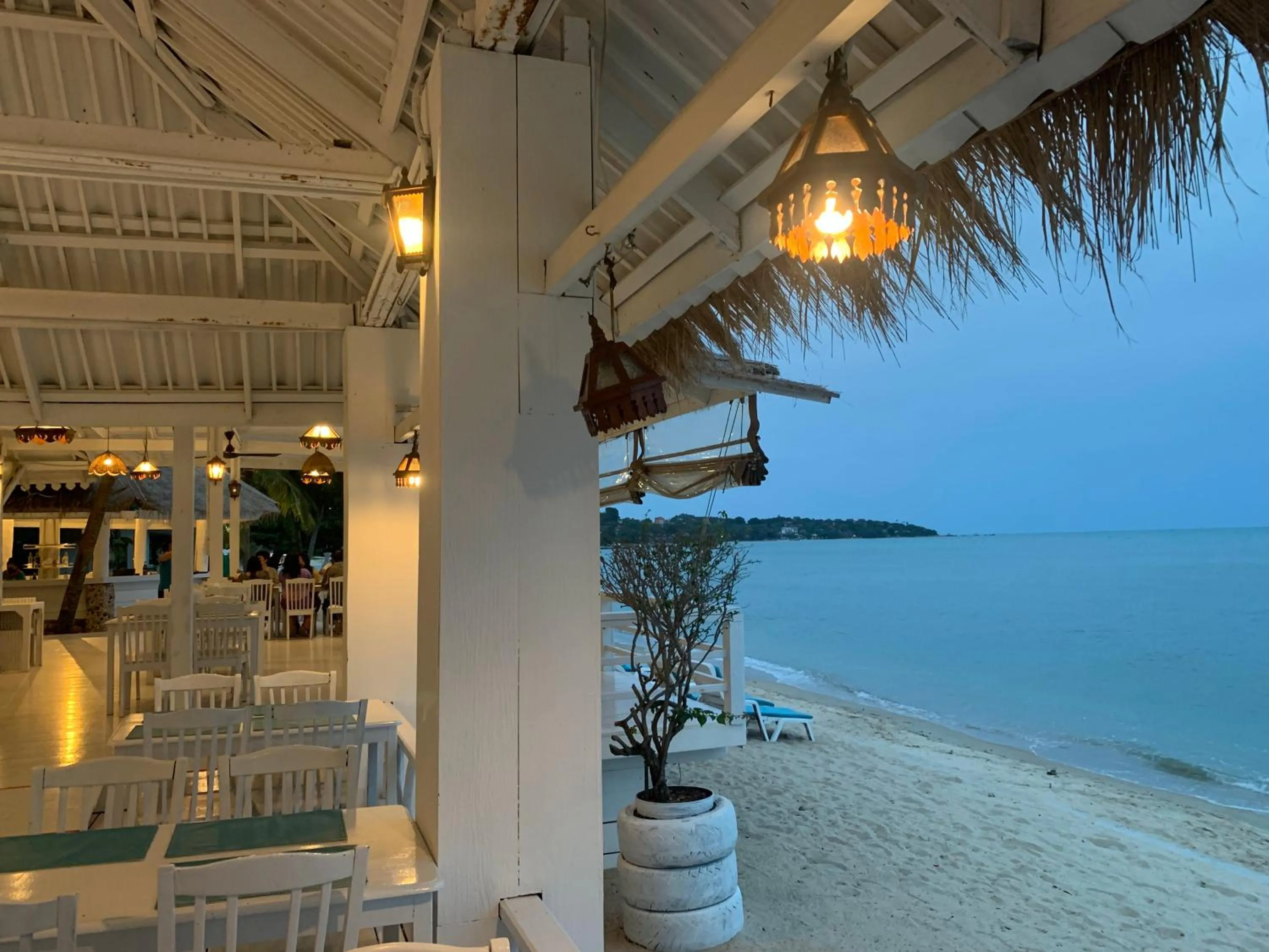 Restaurant/places to eat in Sand Sea Beach Resort