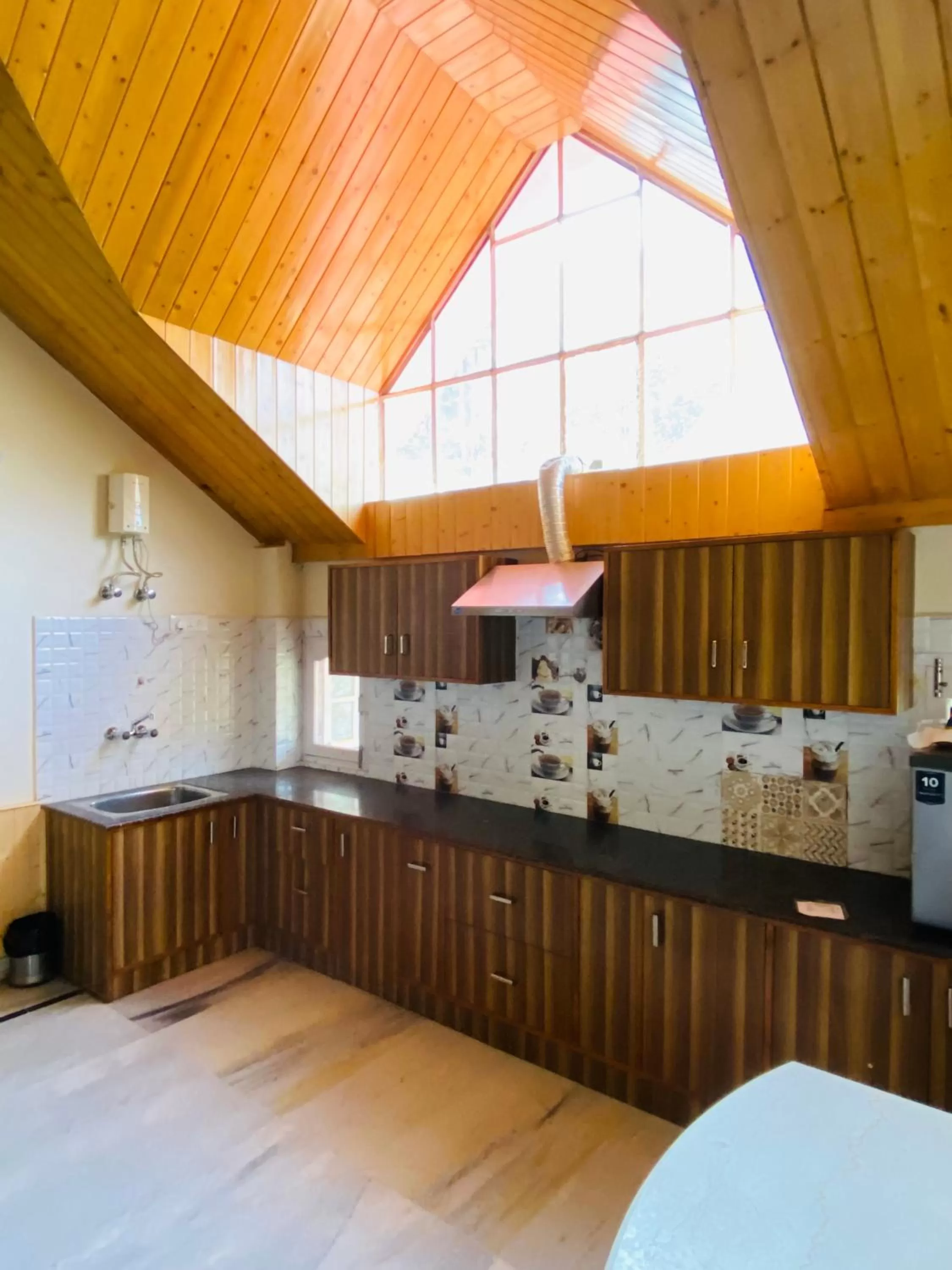 Kitchen or kitchenette in Sai Cottage Shimla