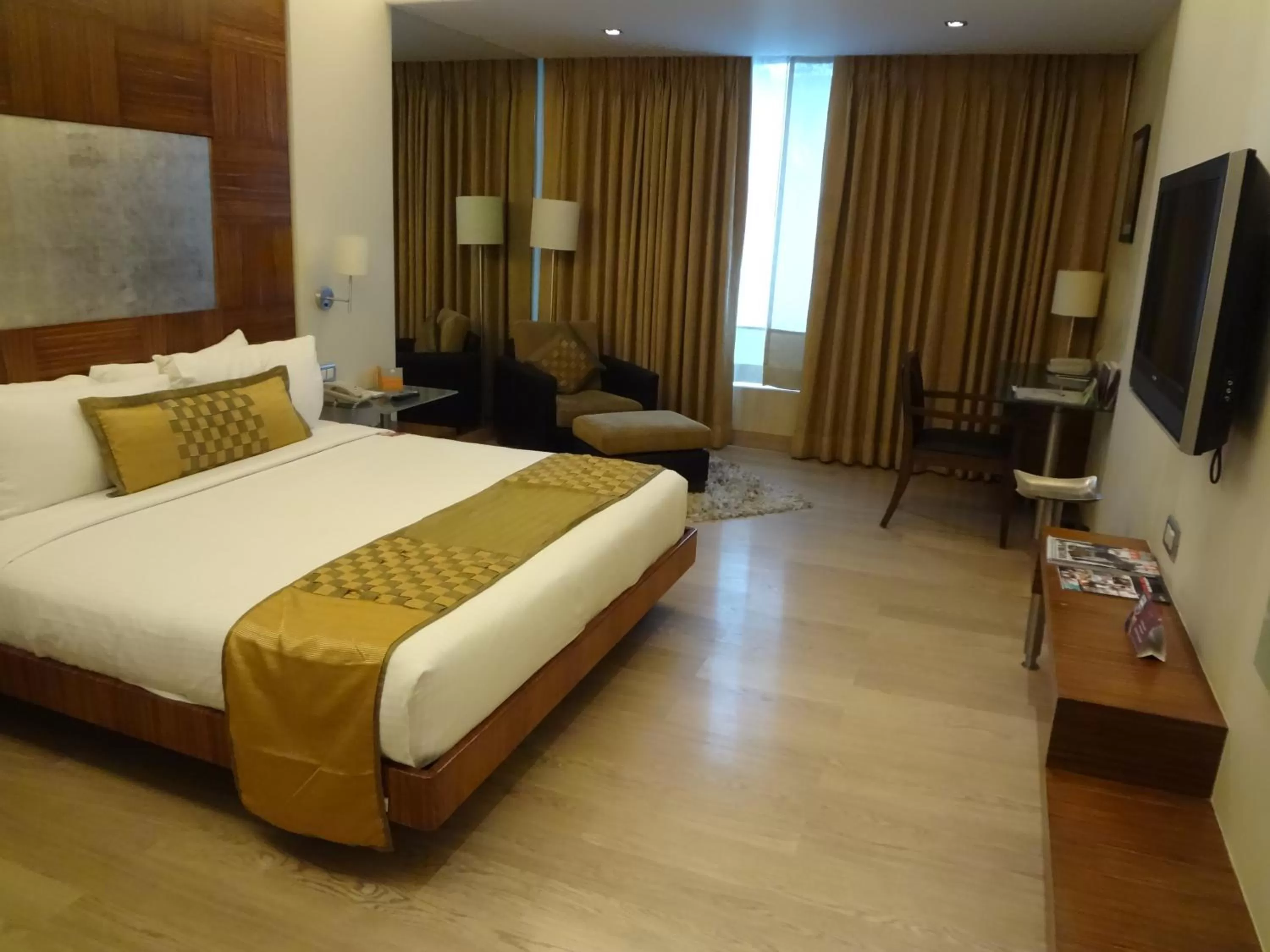Bed in Mirage Hotel, Mumbai International Airport