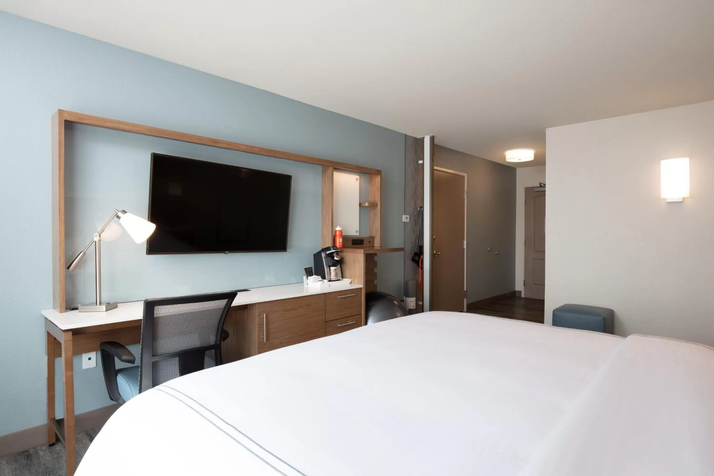 Photo of the whole room, Bed in EVEN Hotels Denver Tech Center-Englewood by IHG