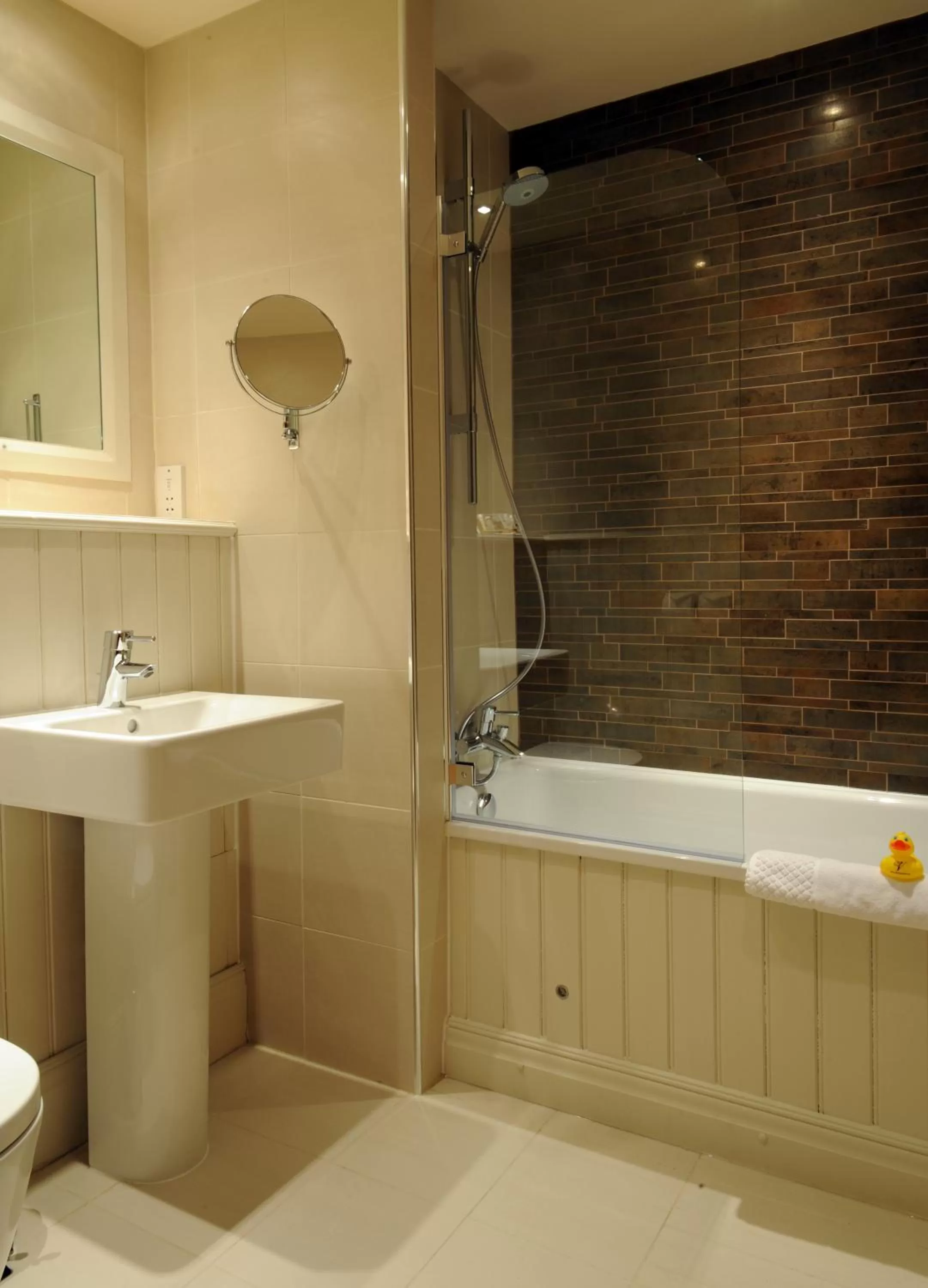 Bathroom in Velvet Hotel Manchester, WorldHotels Crafted