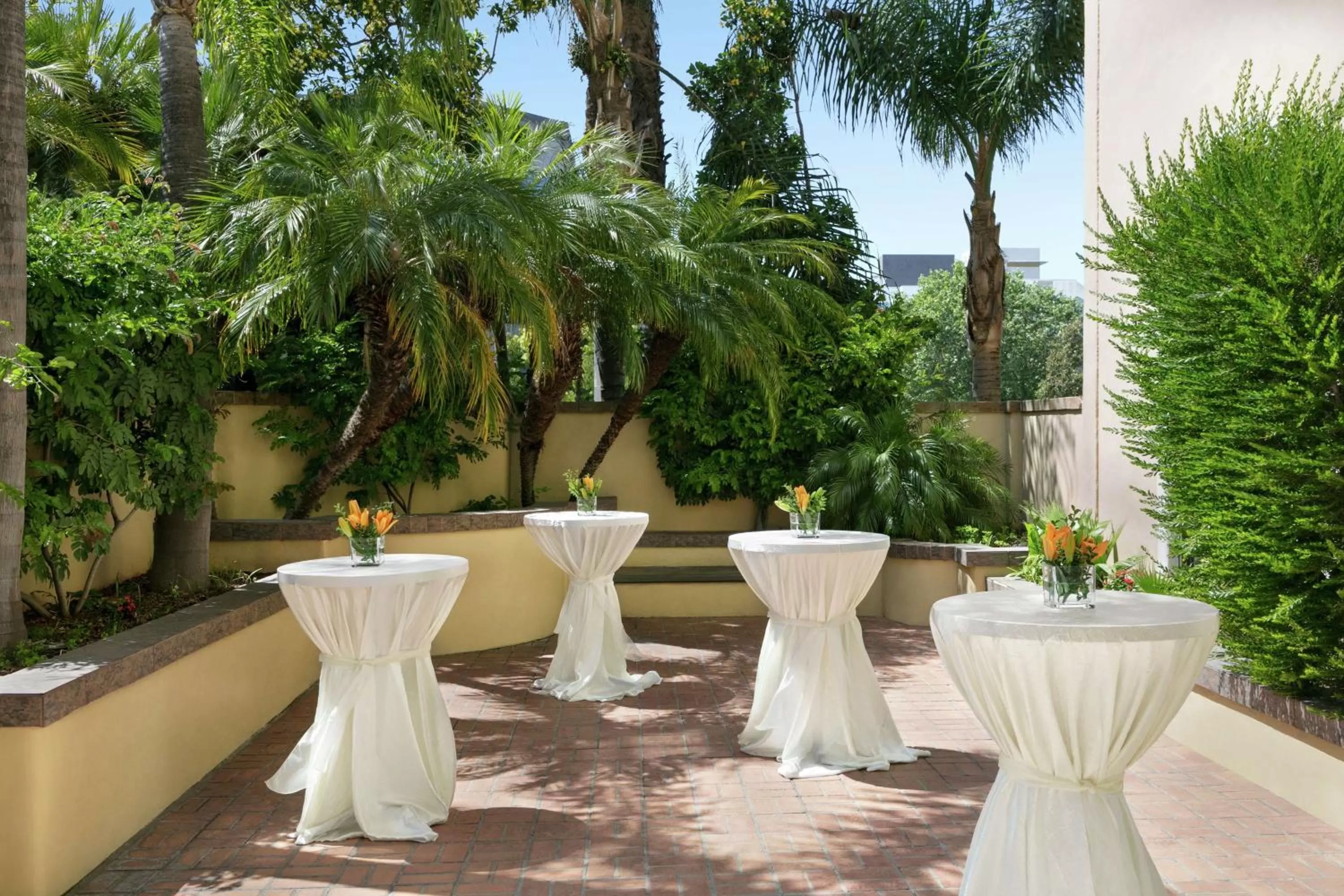 Patio in Embassy Suites by Hilton Los Angeles Downey