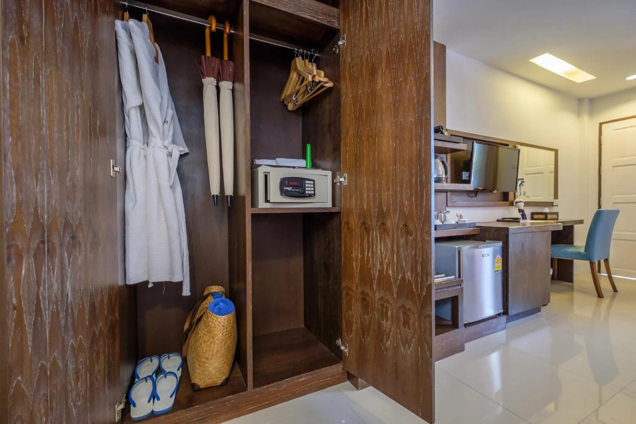 hair dresser in Naina Resort & Spa - SHA Extra Plus