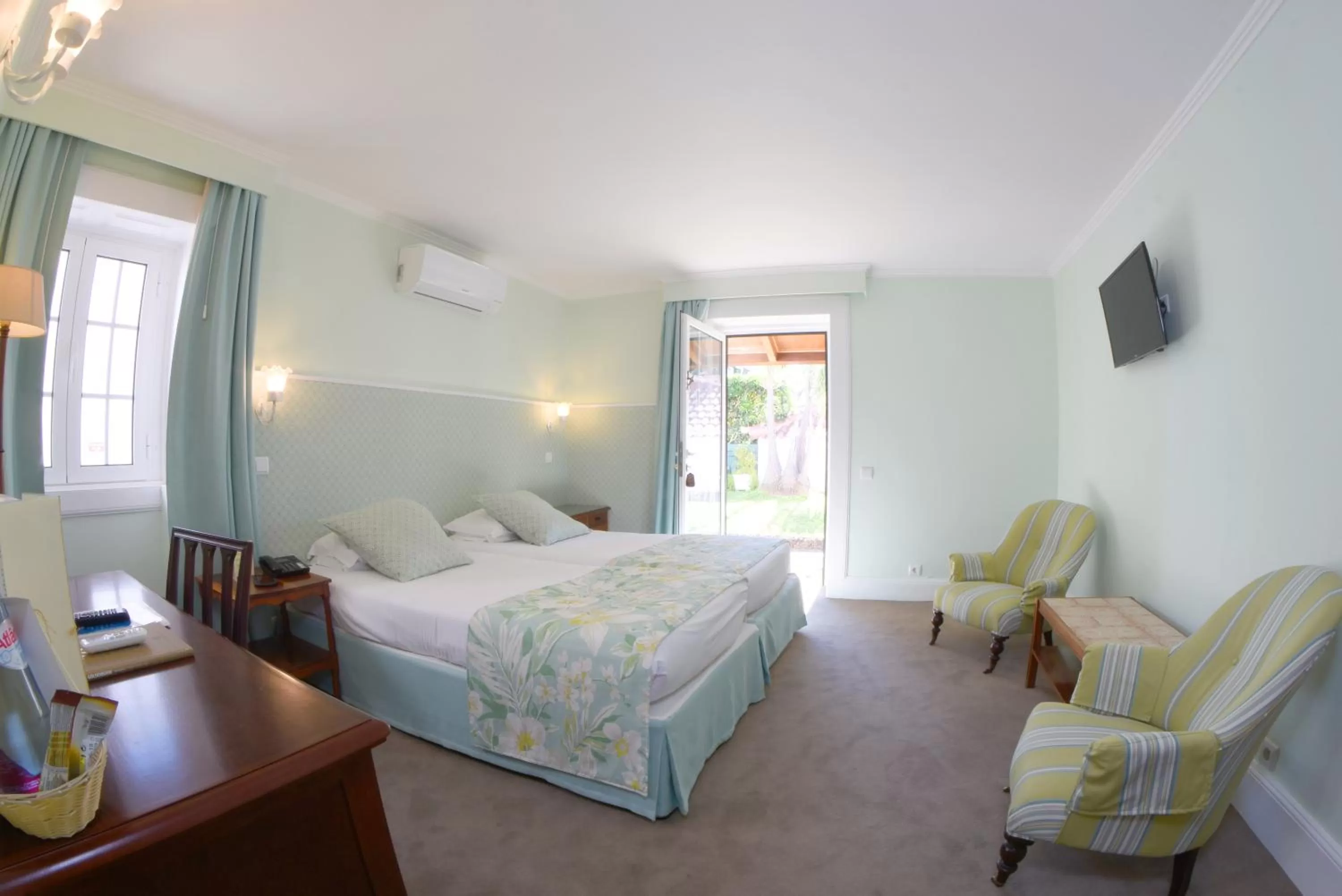 Bedroom, Bed in Quinta Da Penha De Franca