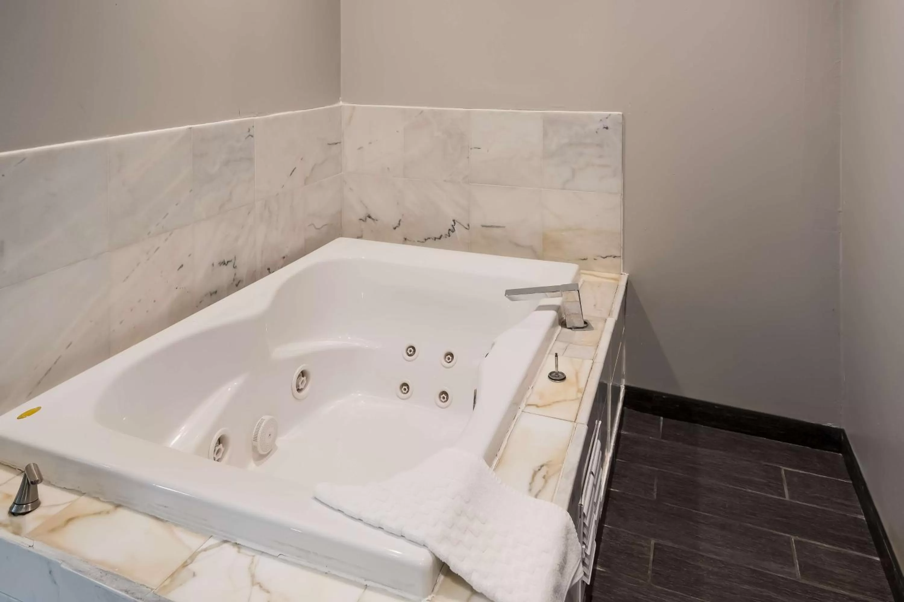 Photo of the whole room in Best Western Riverside Inn