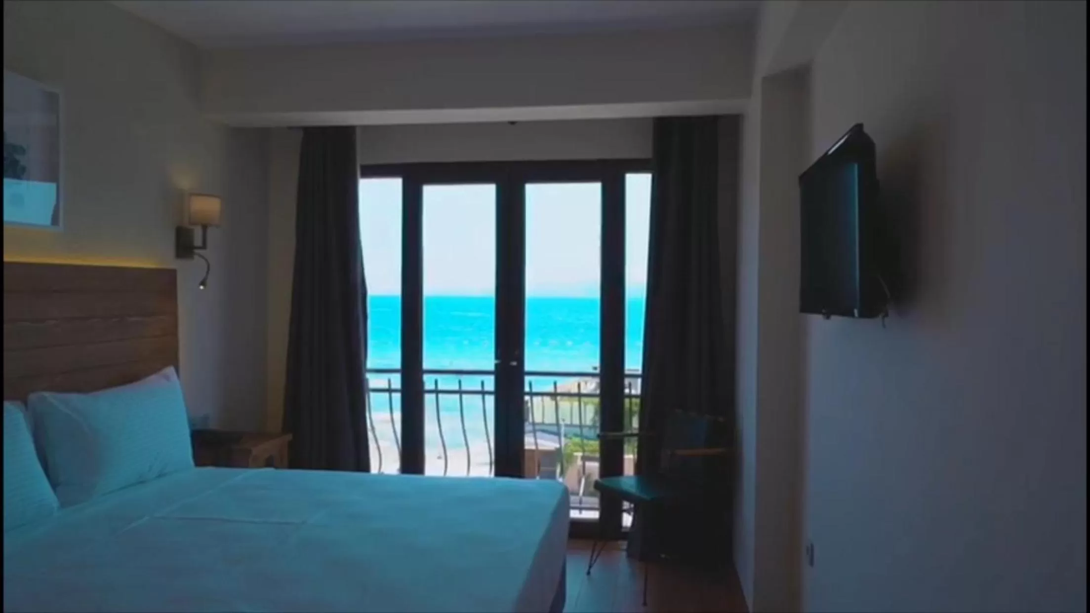 Sea view, Bed in 8 Rooms Hotel