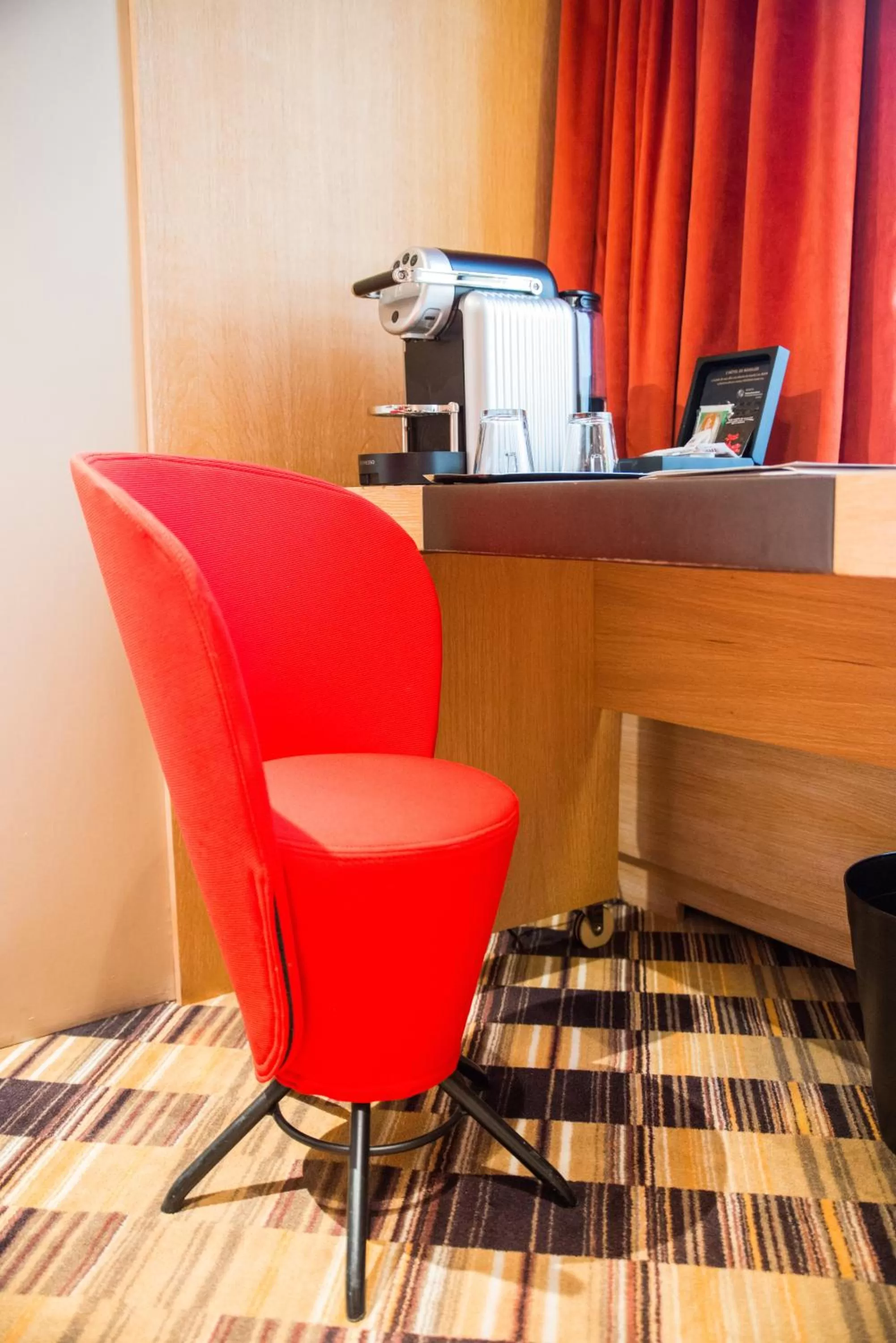 Coffee/tea facilities in Golden Tulip Opera de Noailles