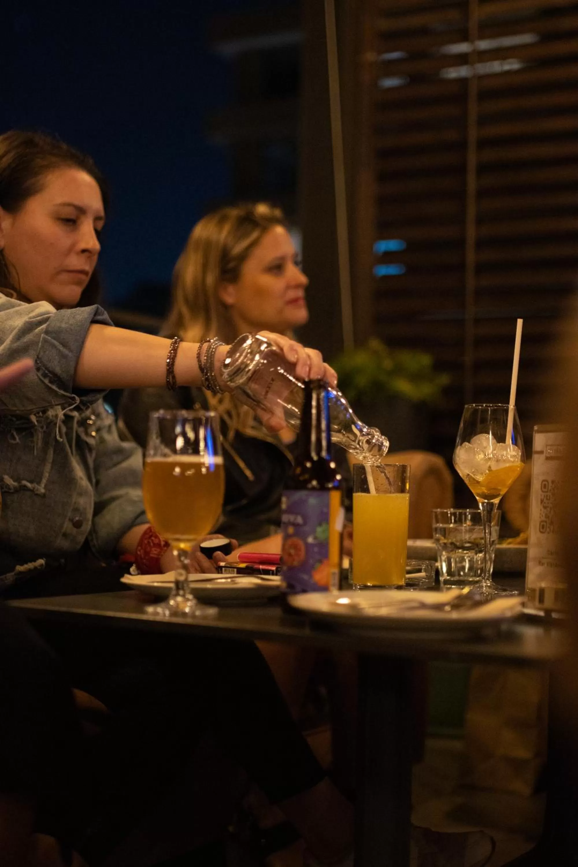 Lounge or bar in Hotel Nodo - El hotel que respira