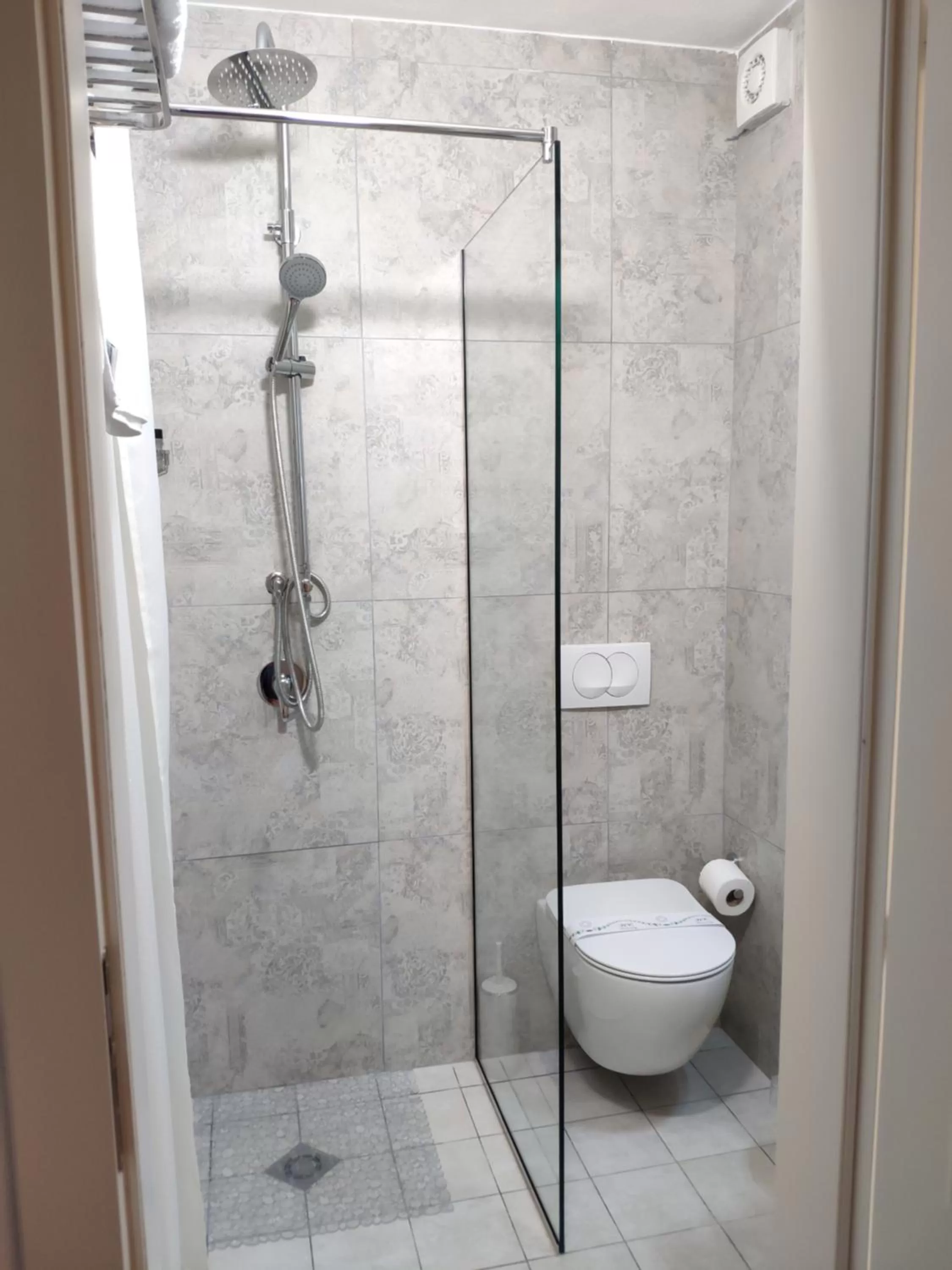 Bathroom in Hotel TREVA