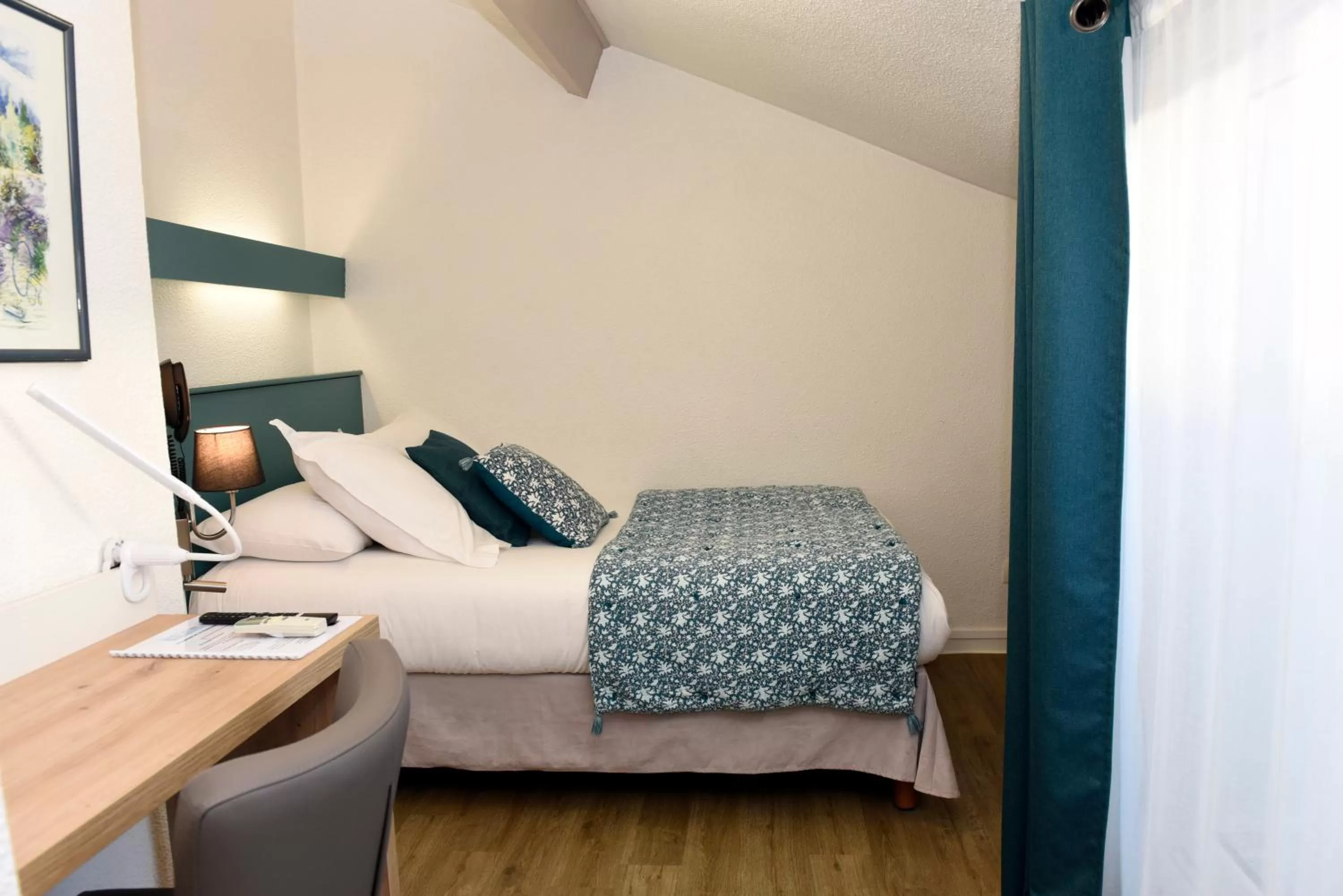 Bedroom in Azur Hôtel