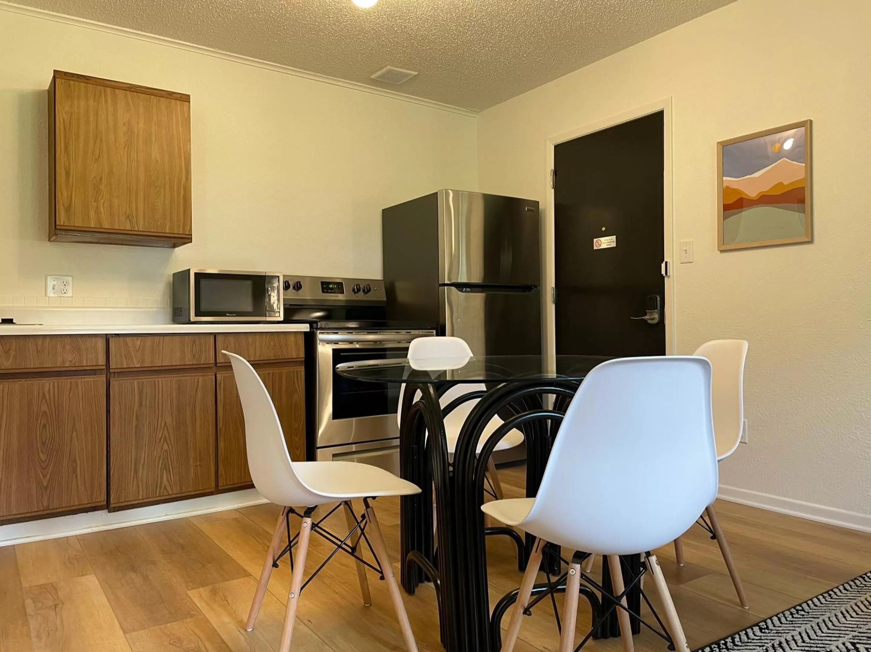 Kitchen or kitchenette in Simmer Motel