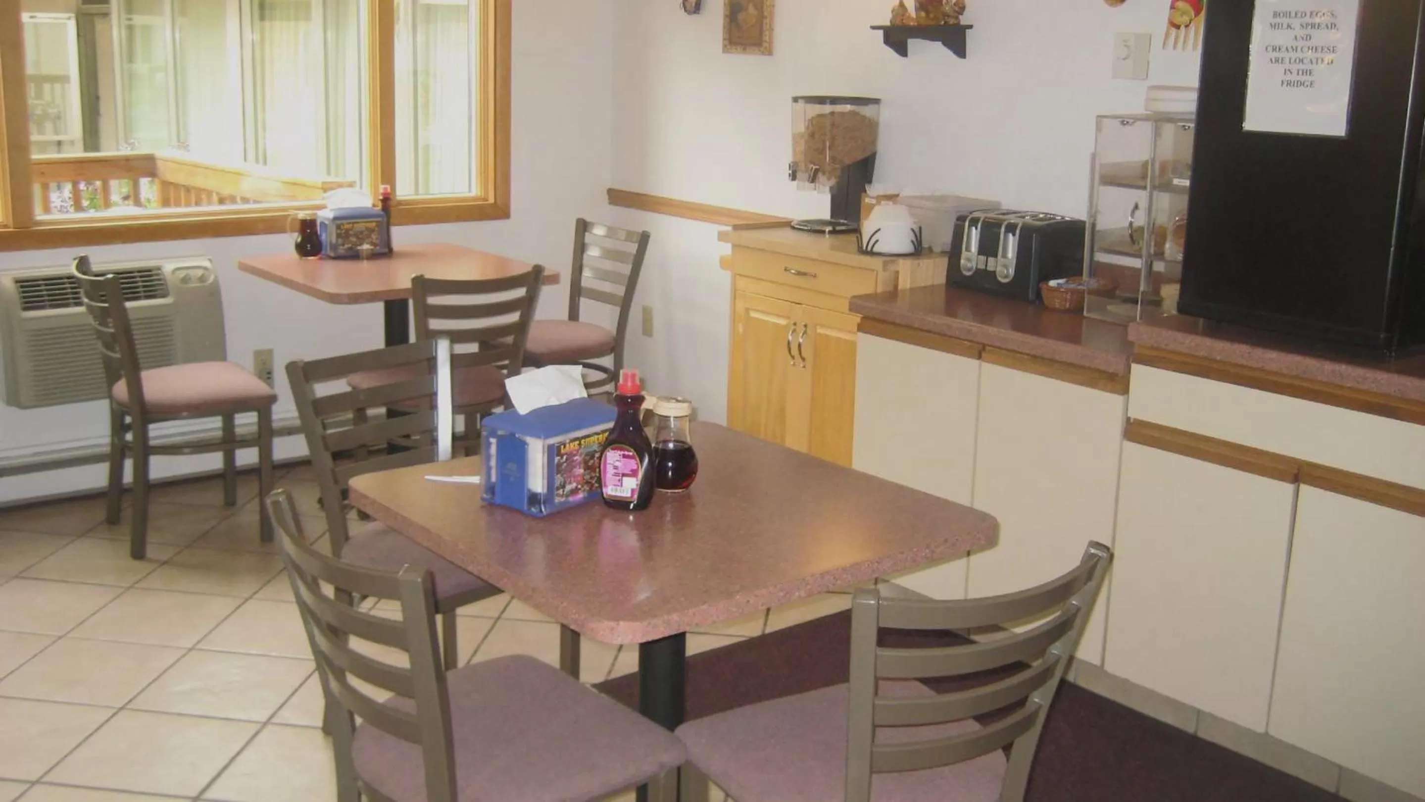 Breakfast in Magnuson Copper Crown