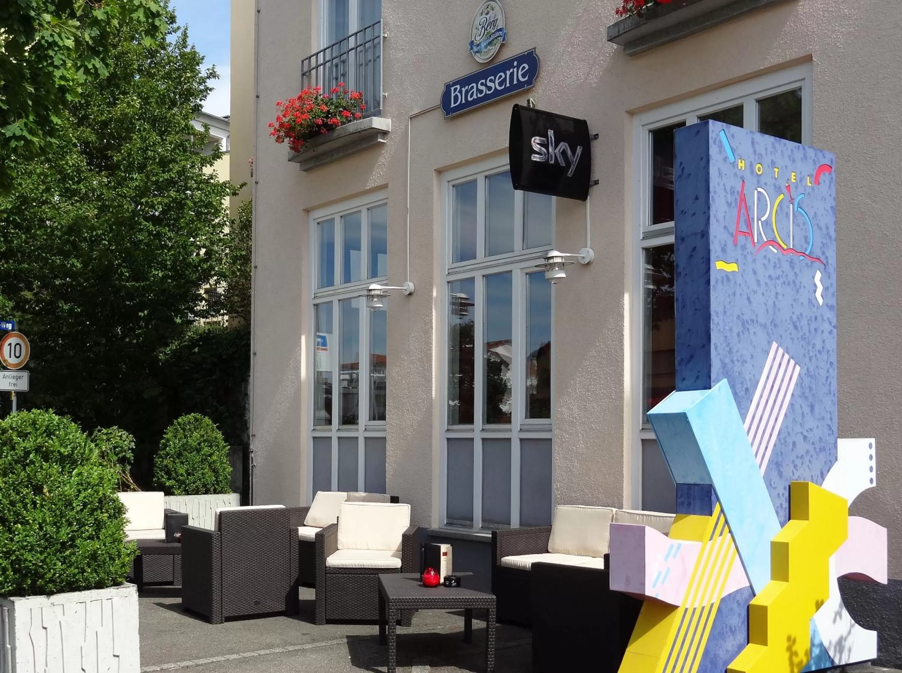 Property building in Hotel Garni Arcis