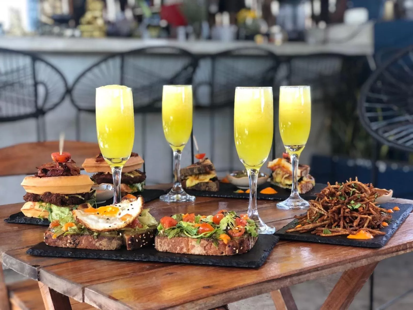 Restaurant/places to eat in Aruma Art House Hotel Boutique