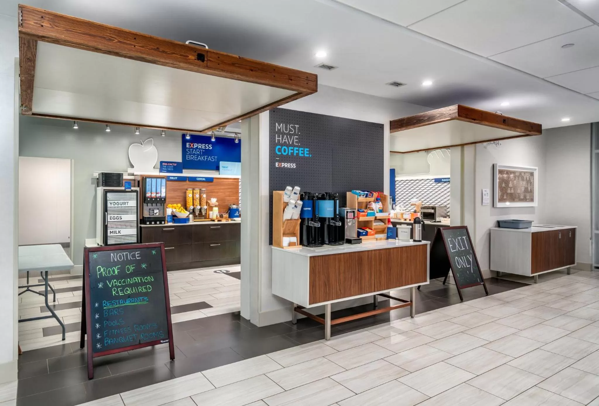 Breakfast in Holiday Inn Express & Suites - Brandon by IHG