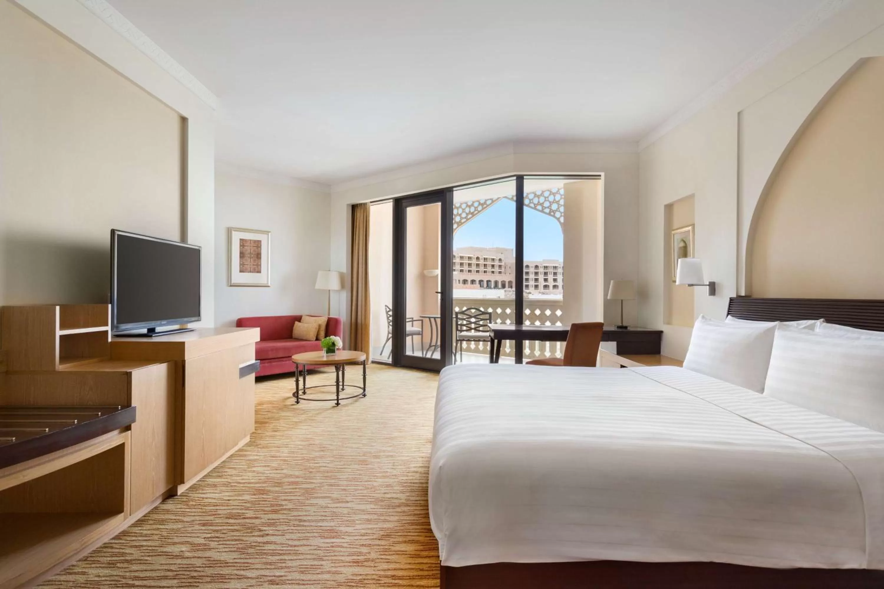 Photo of the whole room, Bed in Shangri-La Barr Al Jissah, Muscat