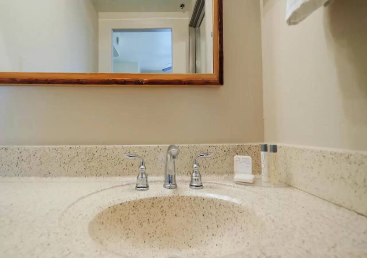 Bathroom in Bell Rock Inn