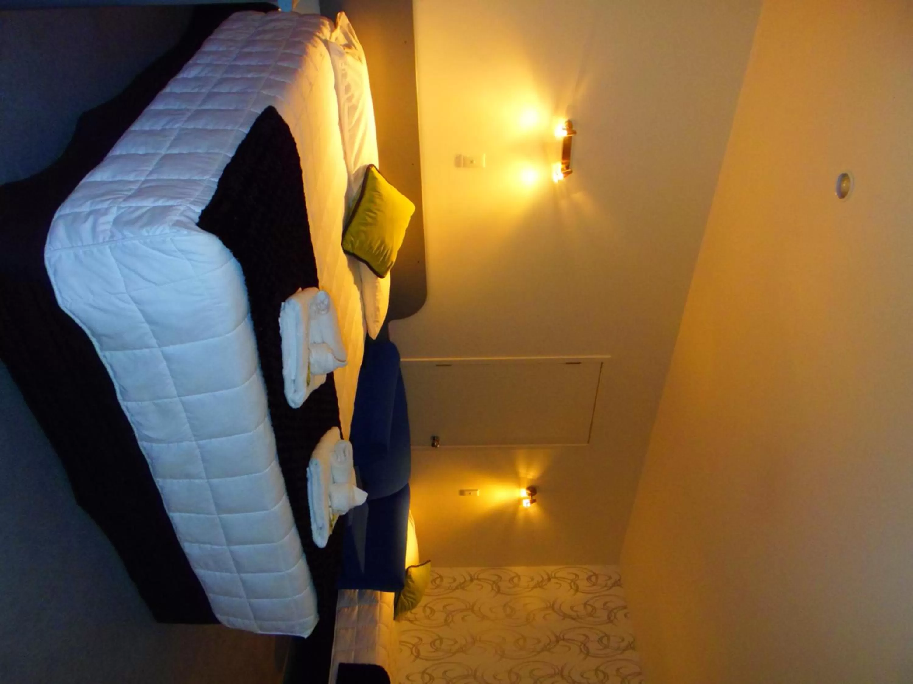 Bed in Kapiti Lindale Motel and Conference Centre