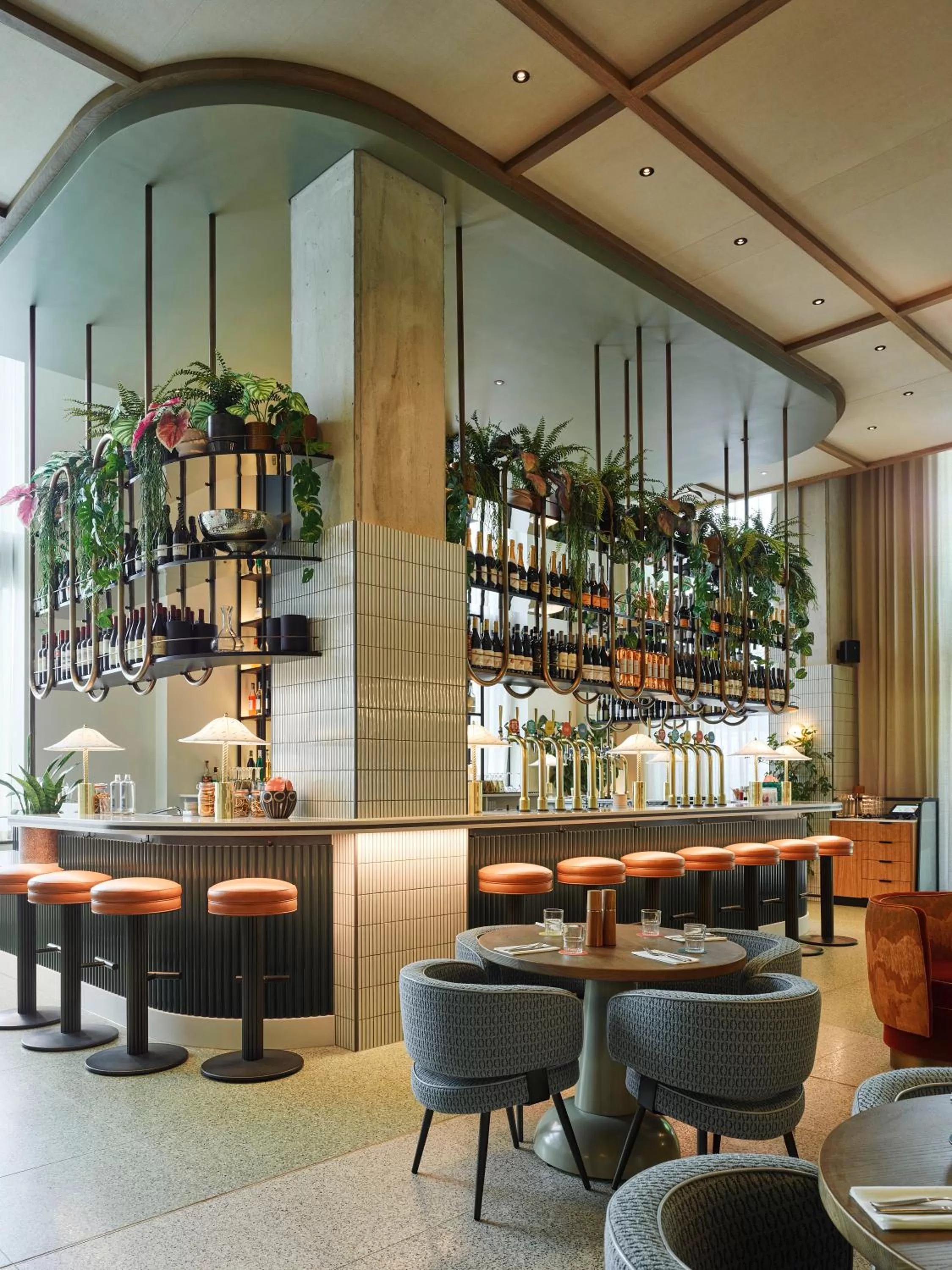 Lounge or bar in TRIBE London Canary Wharf